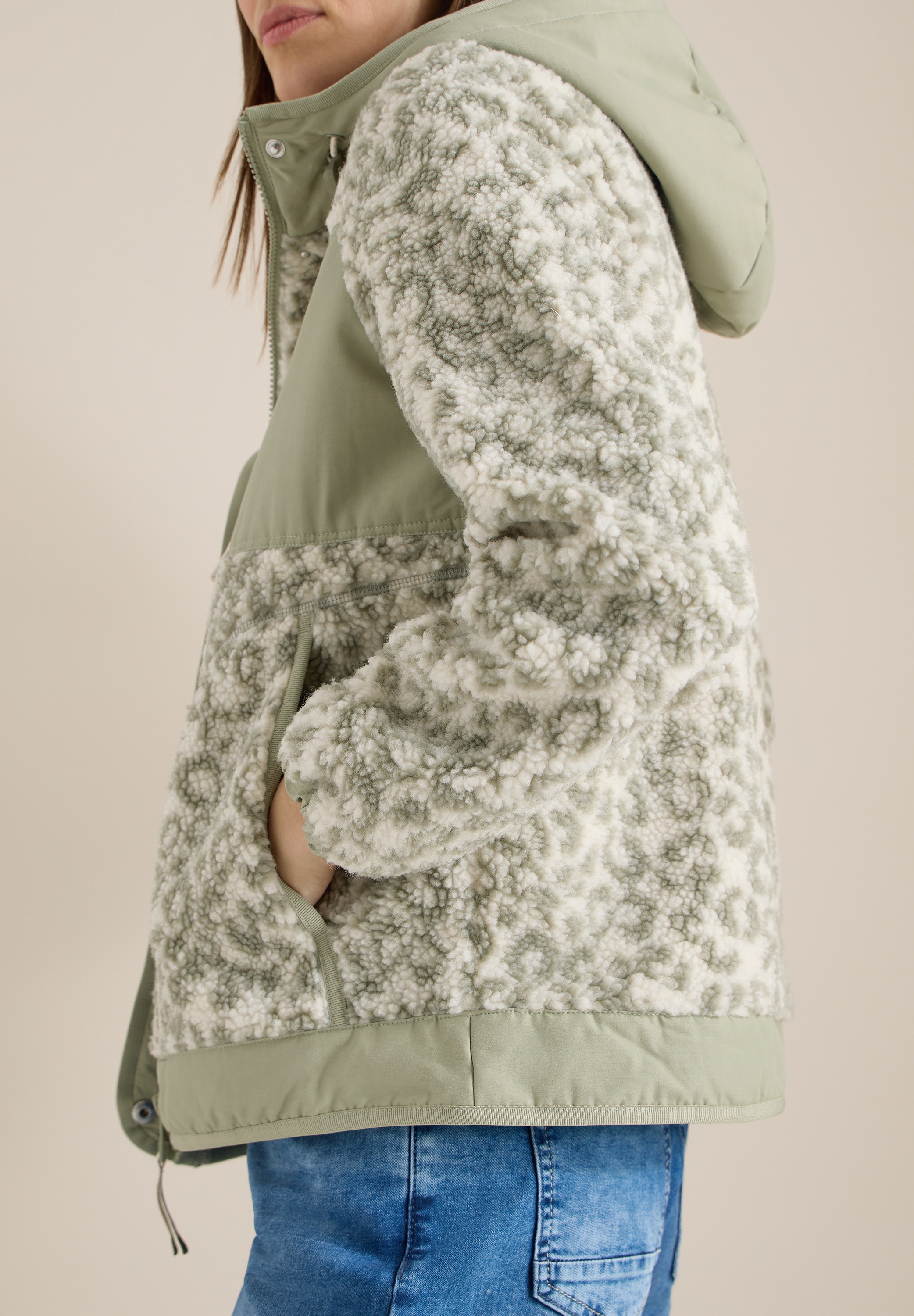 Thumbnail - Cecil Fleecejacke mit Kapuze mit Animal-Muster und Kapuze