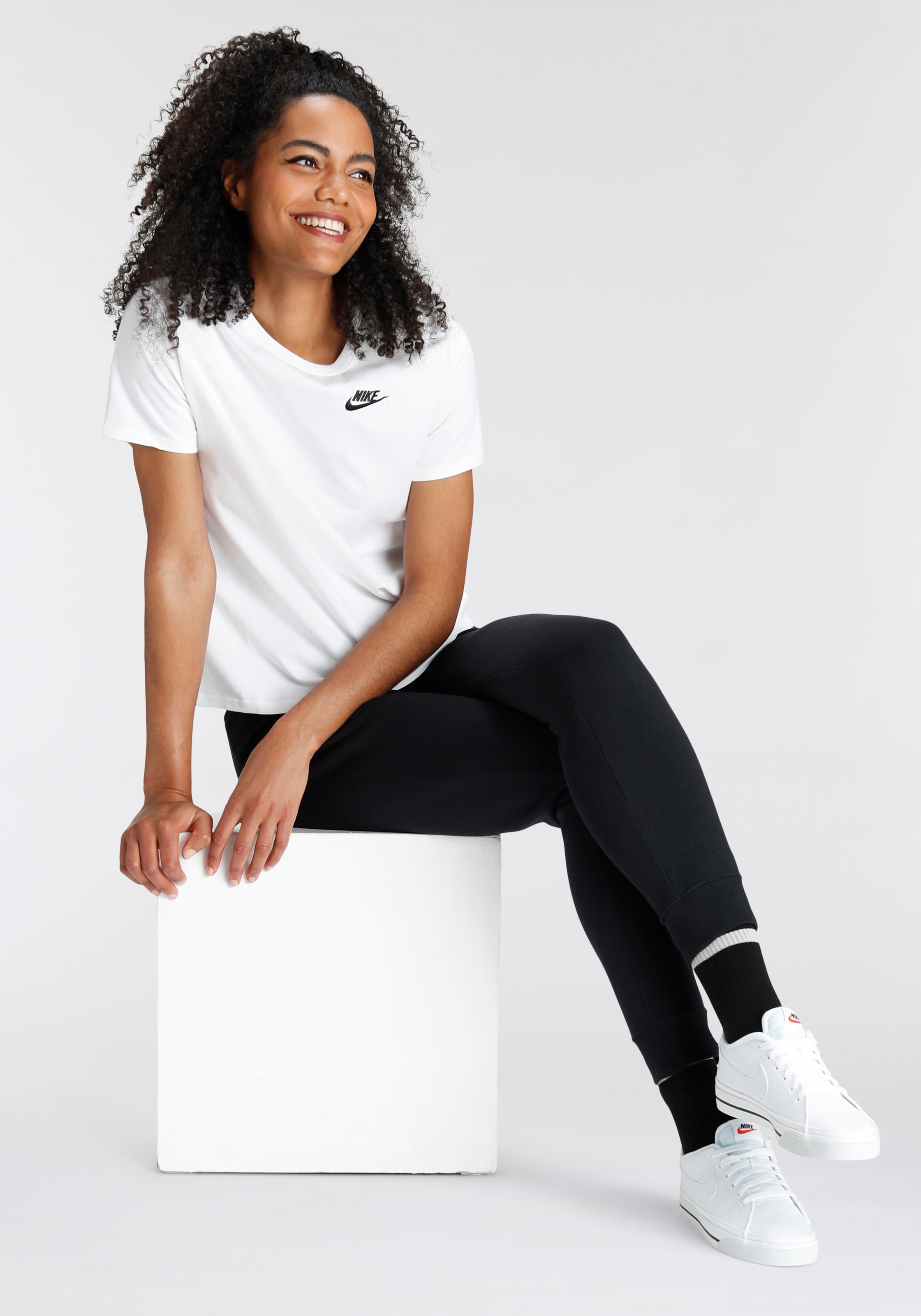 T-Shirt NIKE SPORTSWEAR "W NSW CLUB SS TEE", Damen, Gr. XL, weiß, Jersey, Obermaterial: 100% Baumwolle, normal, Rundhals, Shirts T-Shirt 9