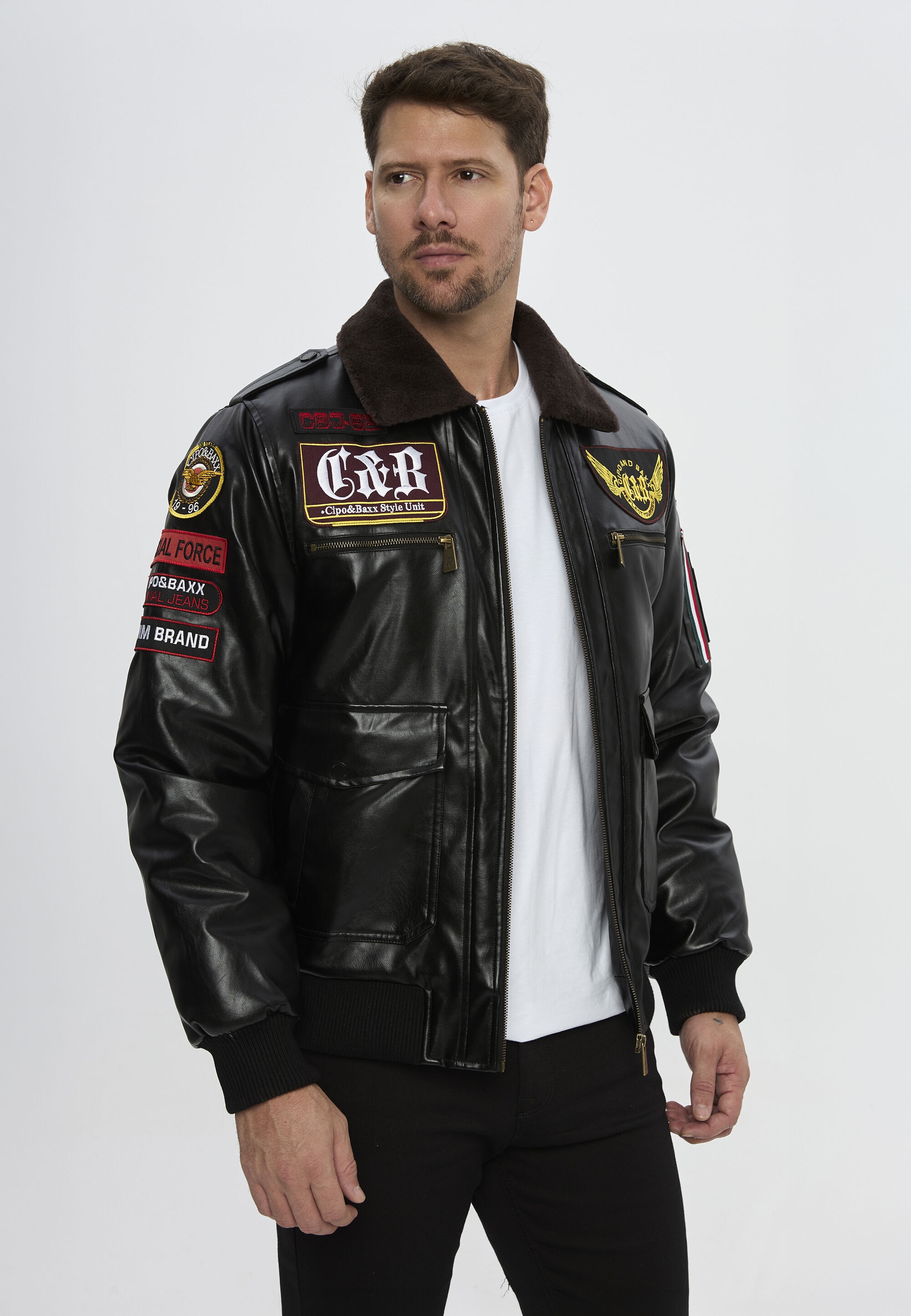 Cipo & Baxx Winterjacke »Winterjacke CM235« mit Kapuze Bomberjacke mit Kunstfellkragen & Patches