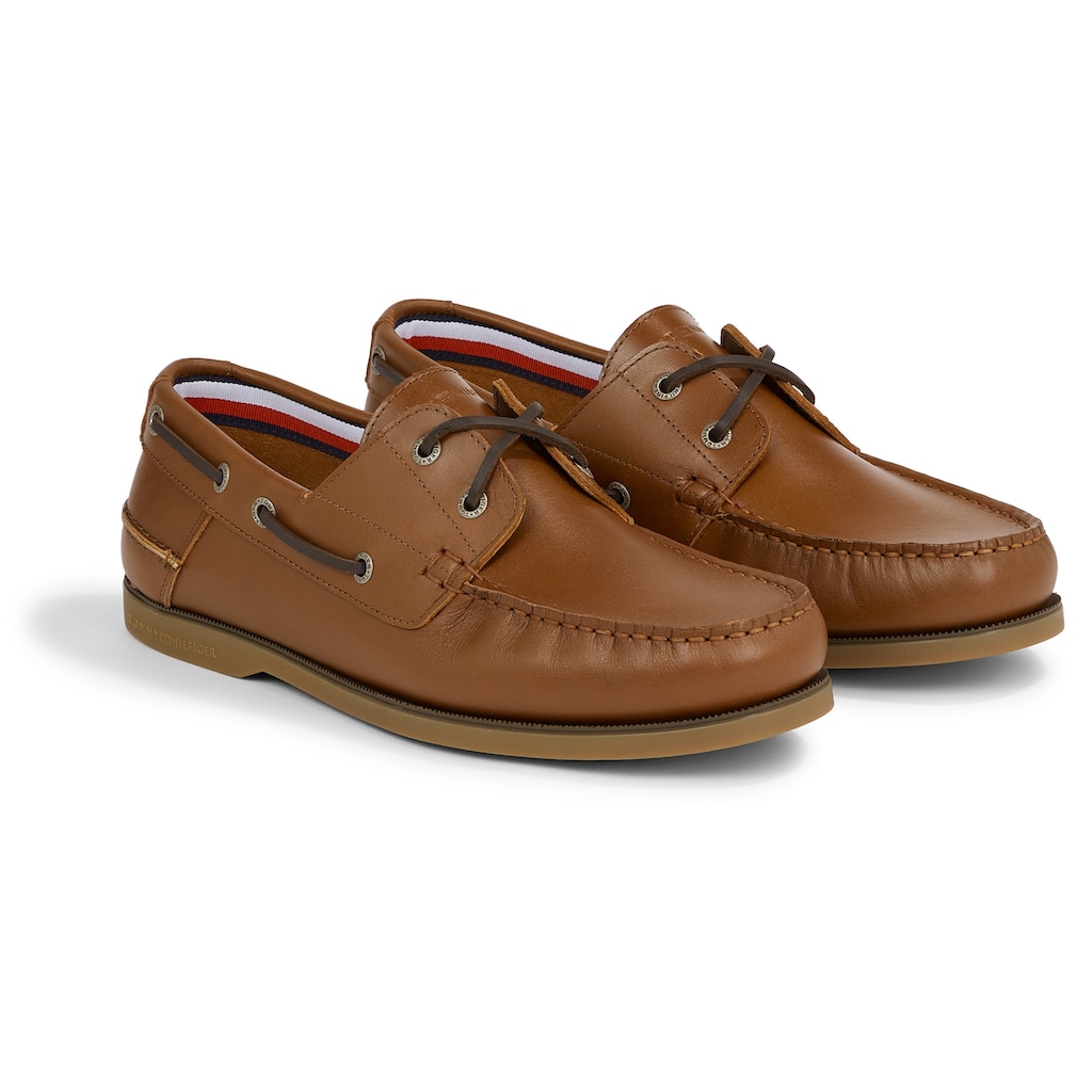 Tommy Hilfiger Bootsschuh »TH BOAT SHOE CORE LEATHER«, mit modischen Durchzügen, Freizeitschuh, Halbschuh, Schnürschuh