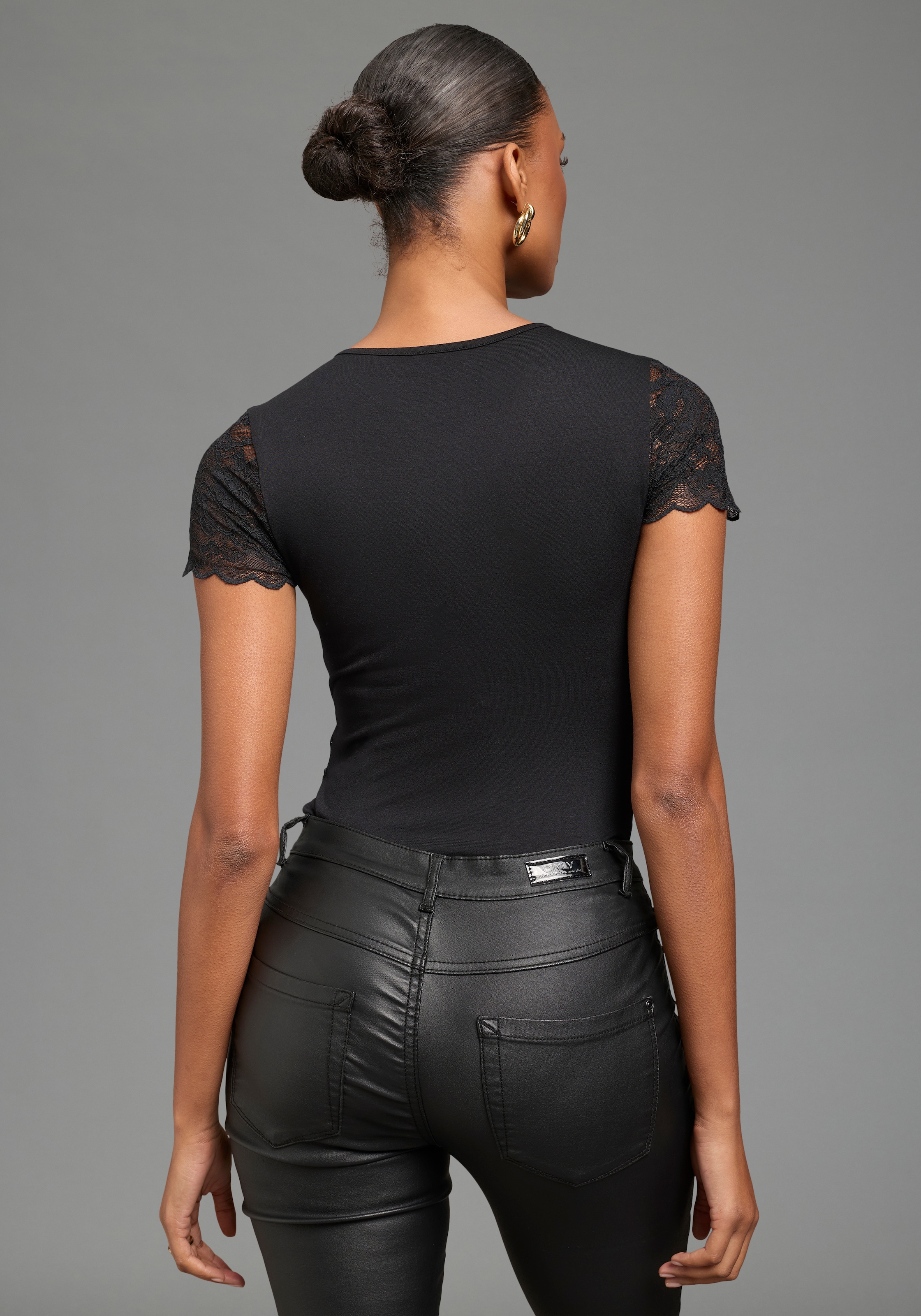 Laura Scott Body »mit Spitze und Mesh« figurbetonte Passform, mit Rundhalsausschnitt
