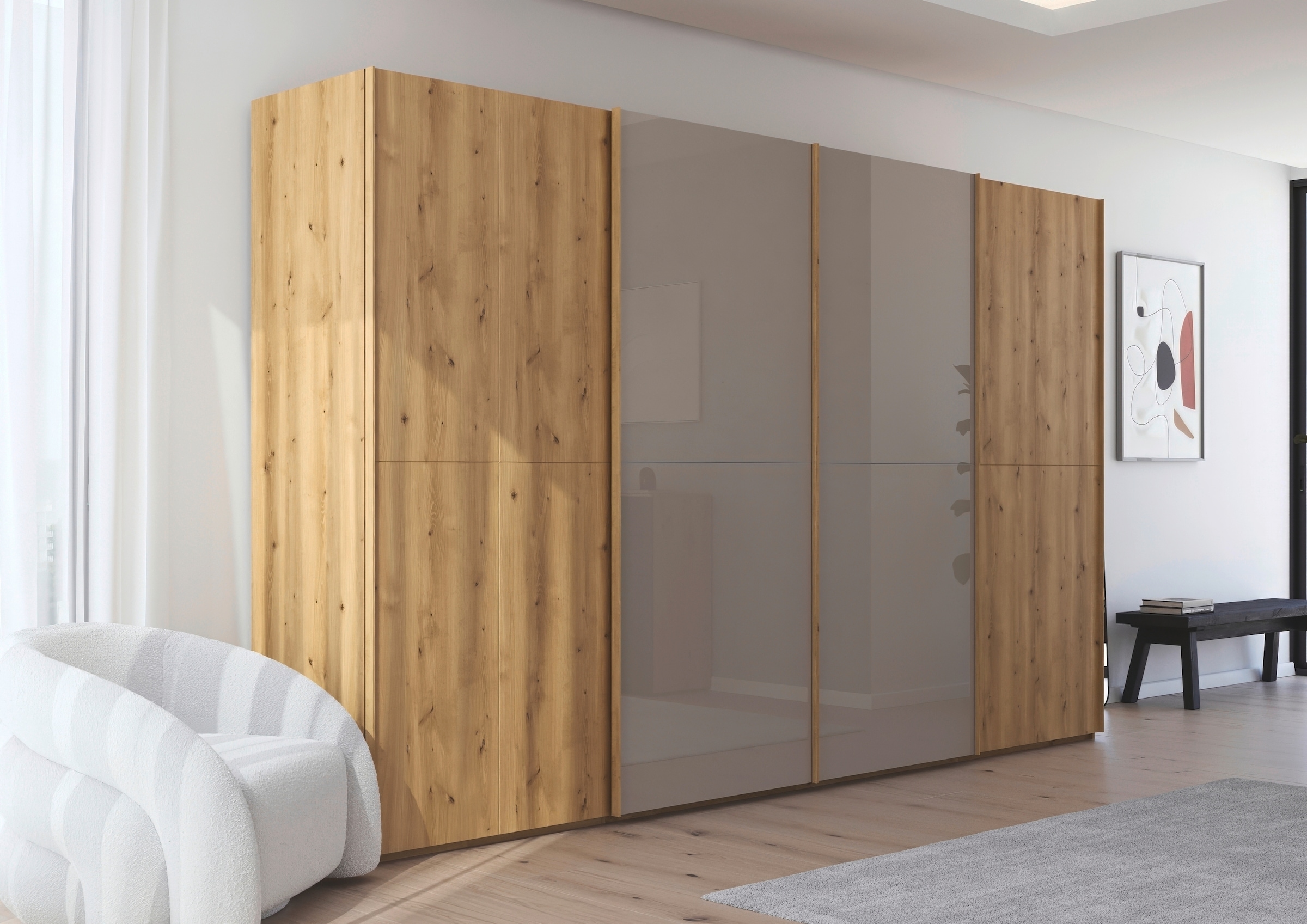 rauch Schwebetürenschrank »Kleiderschrank Schrank Garderobe Schlafzimmerschrank SCALE-WOOD«, edle geteilte Front in massiver Asteiche mit Glastüren MADE IN GERMANY