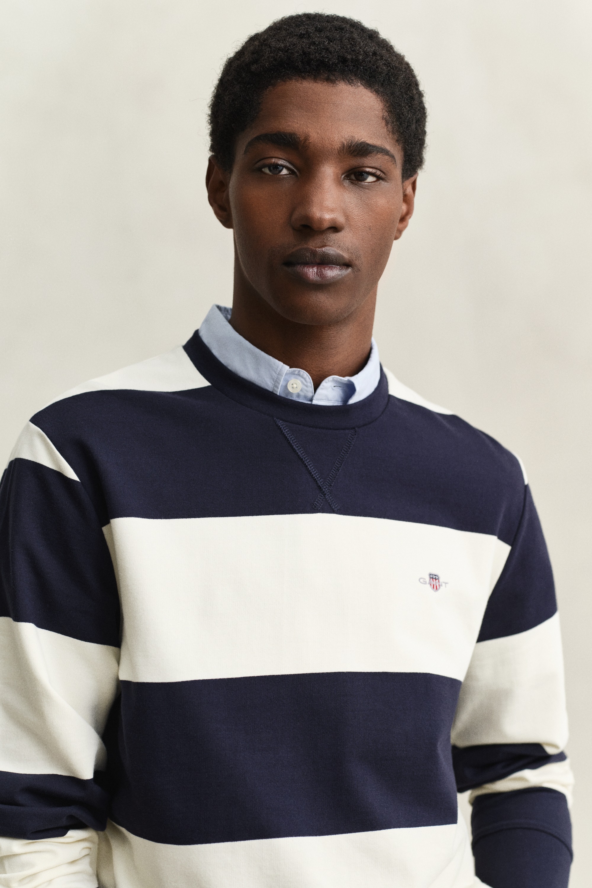 Thumbnail - Gant Sweatshirt "STRIPED C-NECK", mit Rundhals und Logostickerei