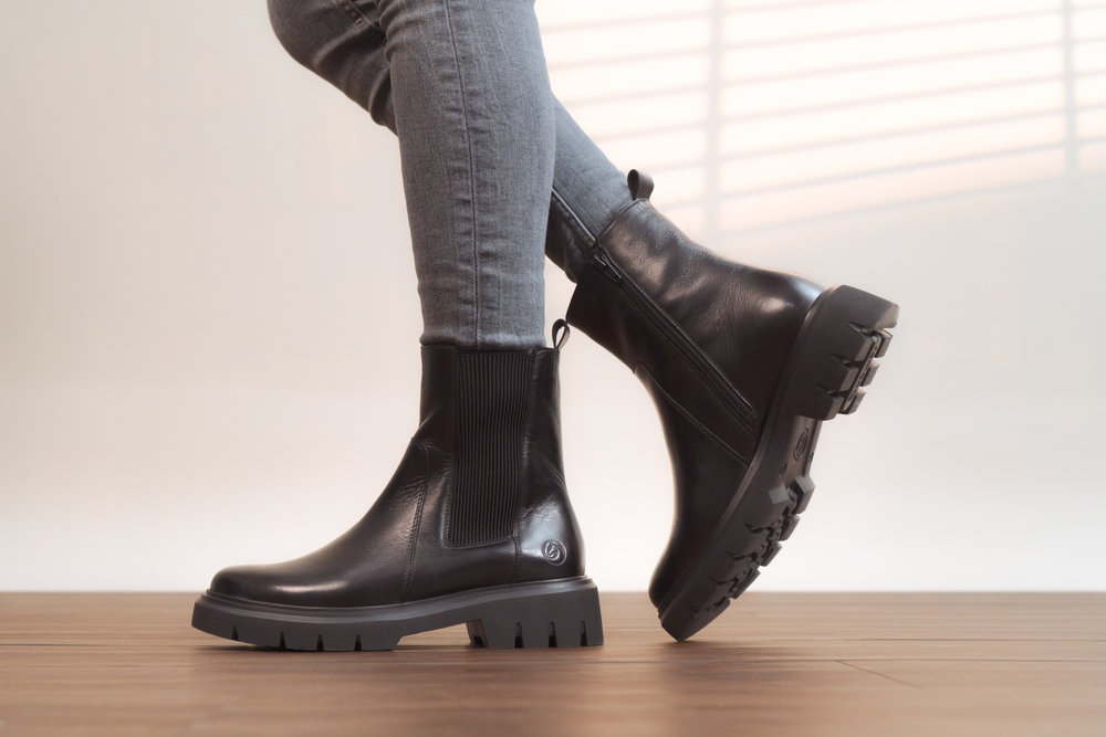 Remonte Chelseaboots, Klassik-Stiefelette, Boots, Profilsohle, mit Anziehla günstig online kaufen