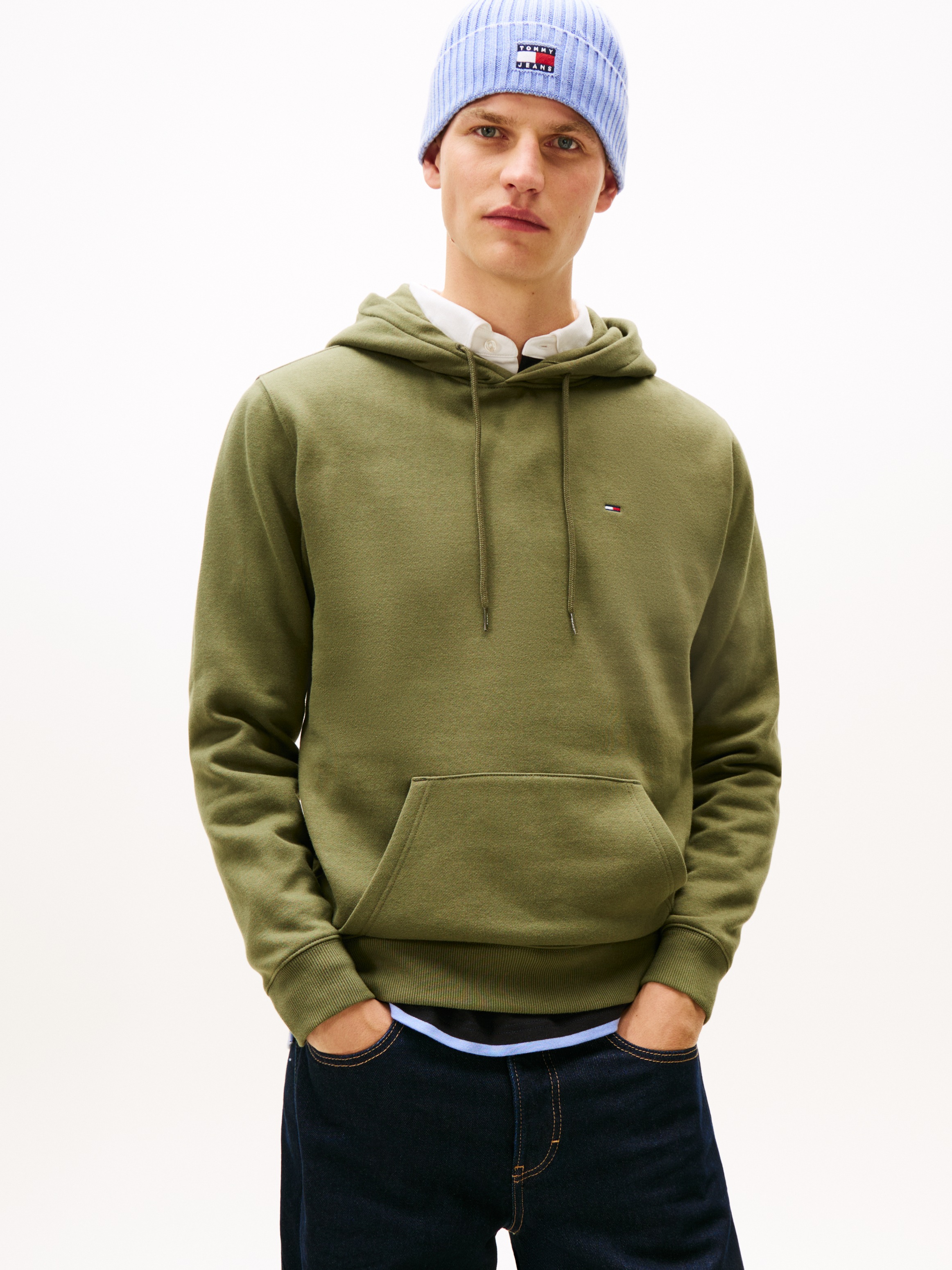 Tommy Jeans Hoodie "TJM REGULAR FLAG", mit bestickten Markenlogo auf Brusth günstig online kaufen