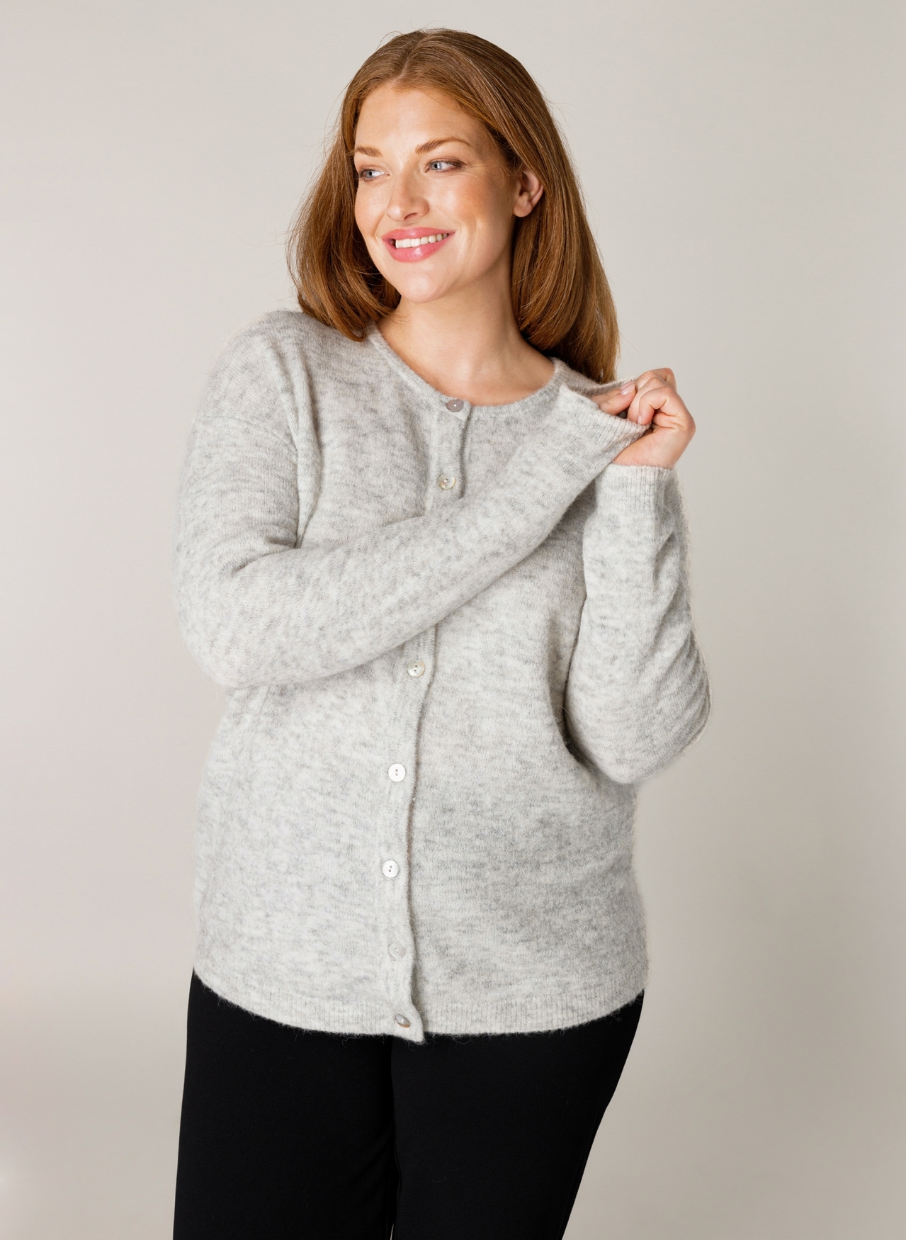 Thumbnail - Base Level Curvy Cardigan "Yulia" mit Woll-Anteil und Knopfleiste
