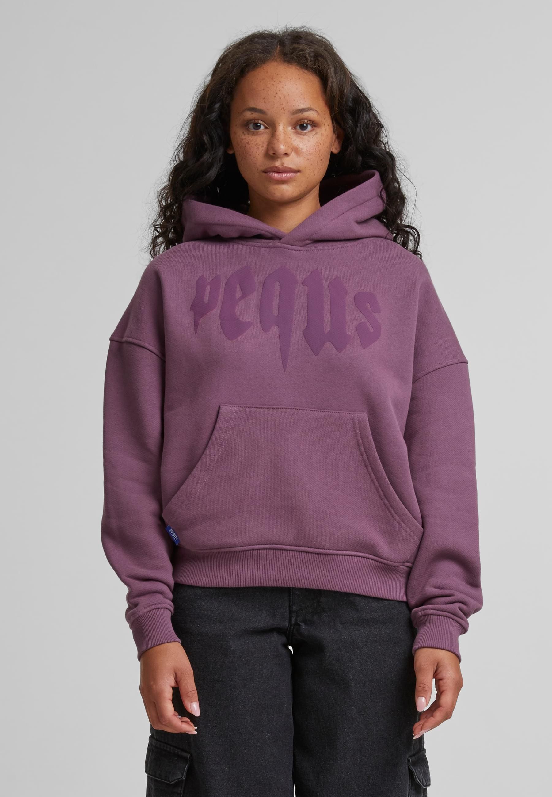 PEQUS Kapuzenpullover »PEQUS PEQUS Cropped Mythic Logo Hoodie«, 1 Stk.
