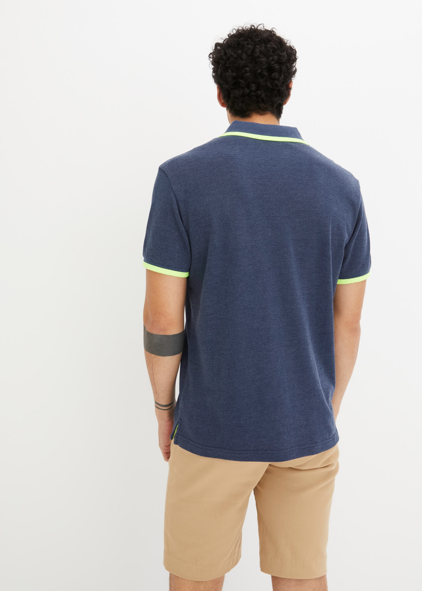 bonprix Poloshirt »Piqué-Poloshirt mit reiner Baumwolle« Regular fit, Kurzarm, mit neonfarbenen Details, mit Polokragen