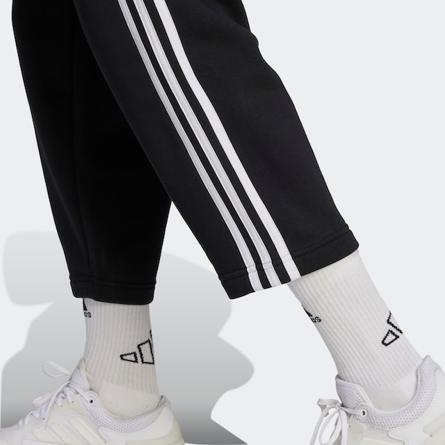 adidas Sportswear Sporthose »ESSENTIALS 3STREIFEN OPEN HEM HOSE«, (1 tlg.)  auf Rechnung bestellen | BAUR