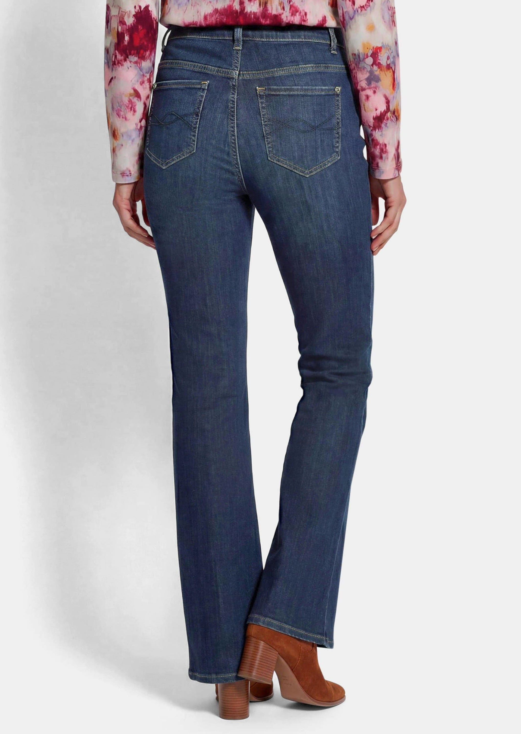 GOLDNER Regular-fit-Jeans »Kurzgröße Denimhose CARLA mit ausgestelltem Bein« Ziernieten an den Taschen