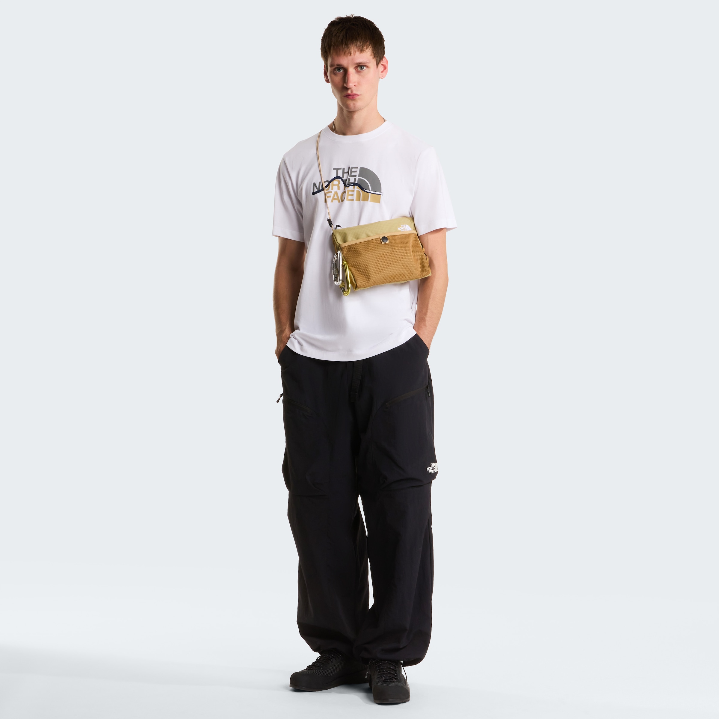 The North Face T-Shirt »M MOUNTAIN LINE REGULAR SHORT SLEEVE TEE« normale Passform, Kurzarm, für sportliche Aktivitäten und Outdoor