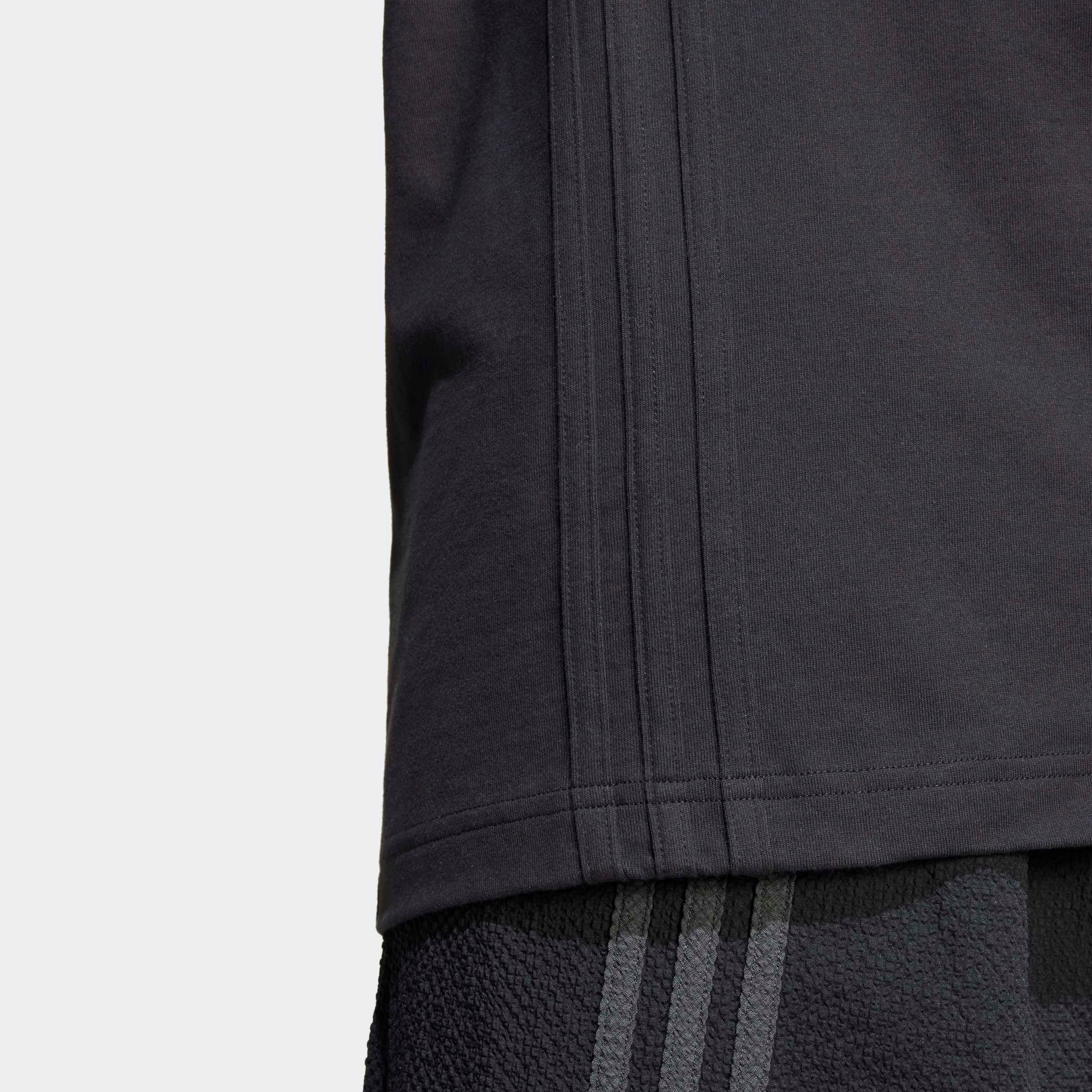 Thumbnail - adidas Originals T-Shirt "FRONT ST TEE" mit V-Ausschnitt, seitlich versetzte 3-Streifen, aus 100 % Baumwolle