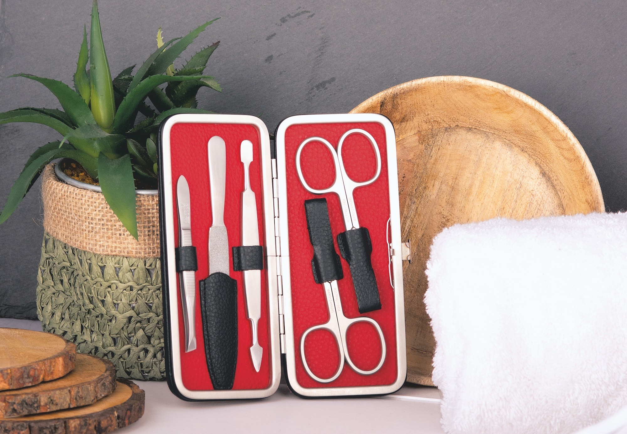 ERBE Maniküre-Etui »Colorado«, (Set, 5 tlg.), Echtleder, Kontrastnähte, Druckknopfverschluss, rostfreie Instrumente