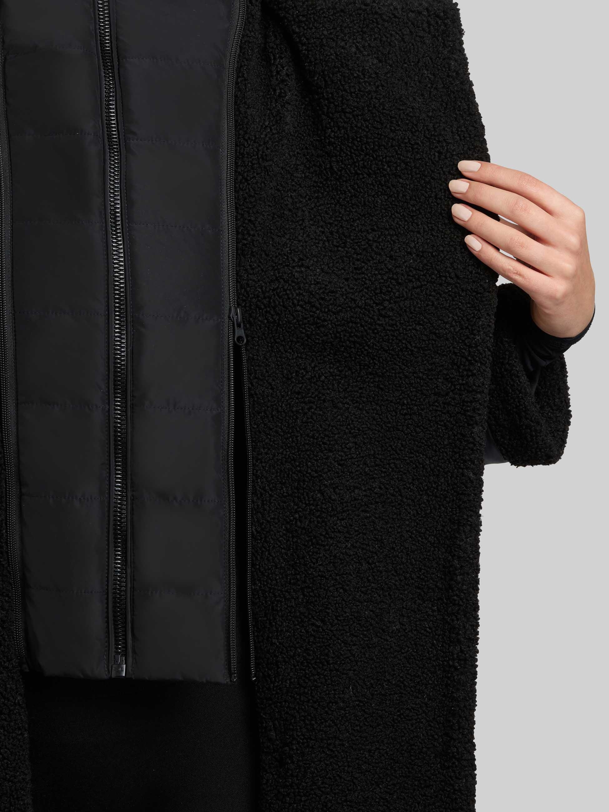 khujo Wintermantel »Kalmia« Langer Hybridmantel aus kuscheligem Plüsch mit Taillengürtel