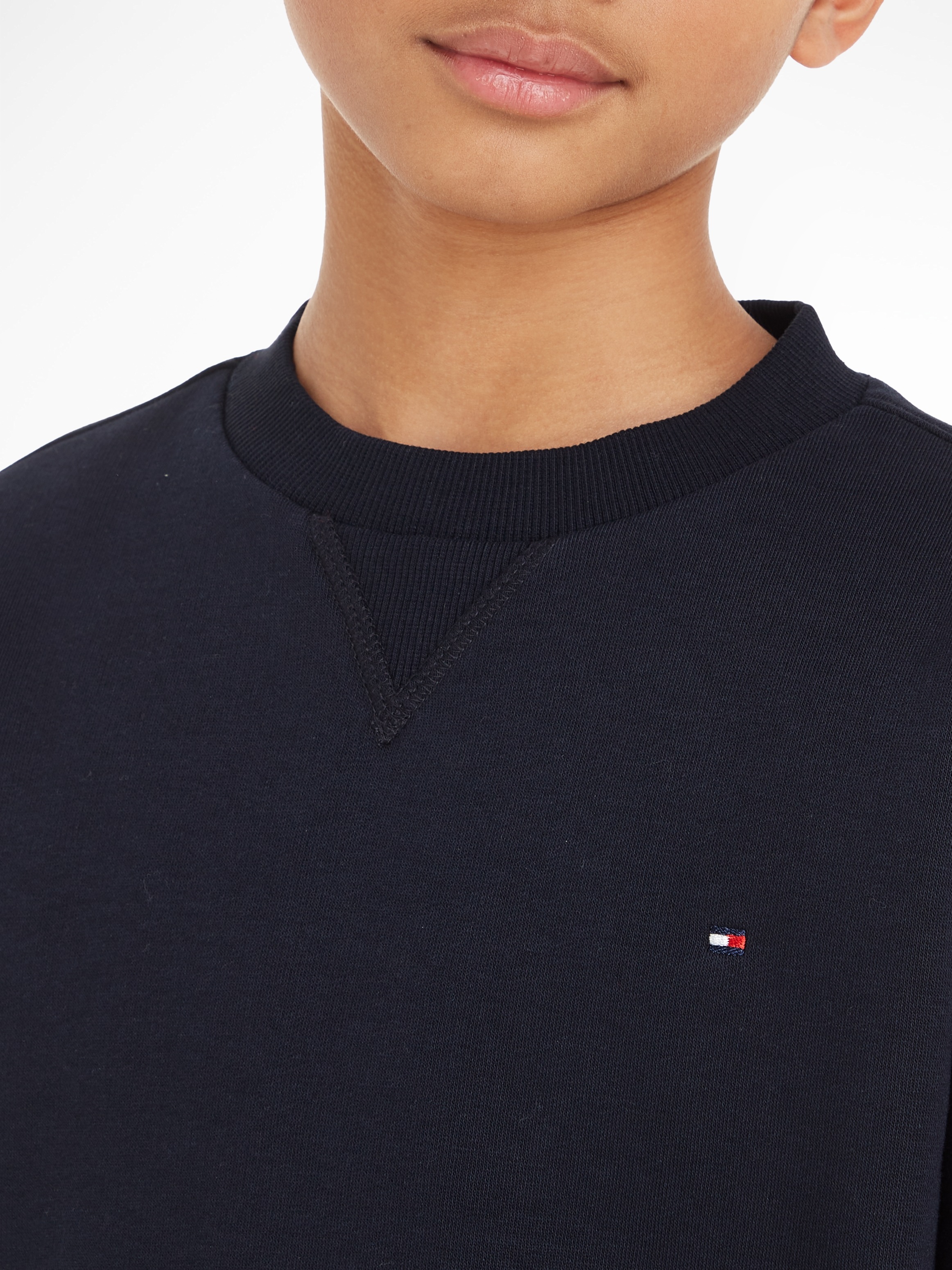 Tommy Hilfiger Sweatshirt »U TIMELESS SWEATSHIRT«, Kinder bis 16 Jahre, Logo-Flag, Rundhals