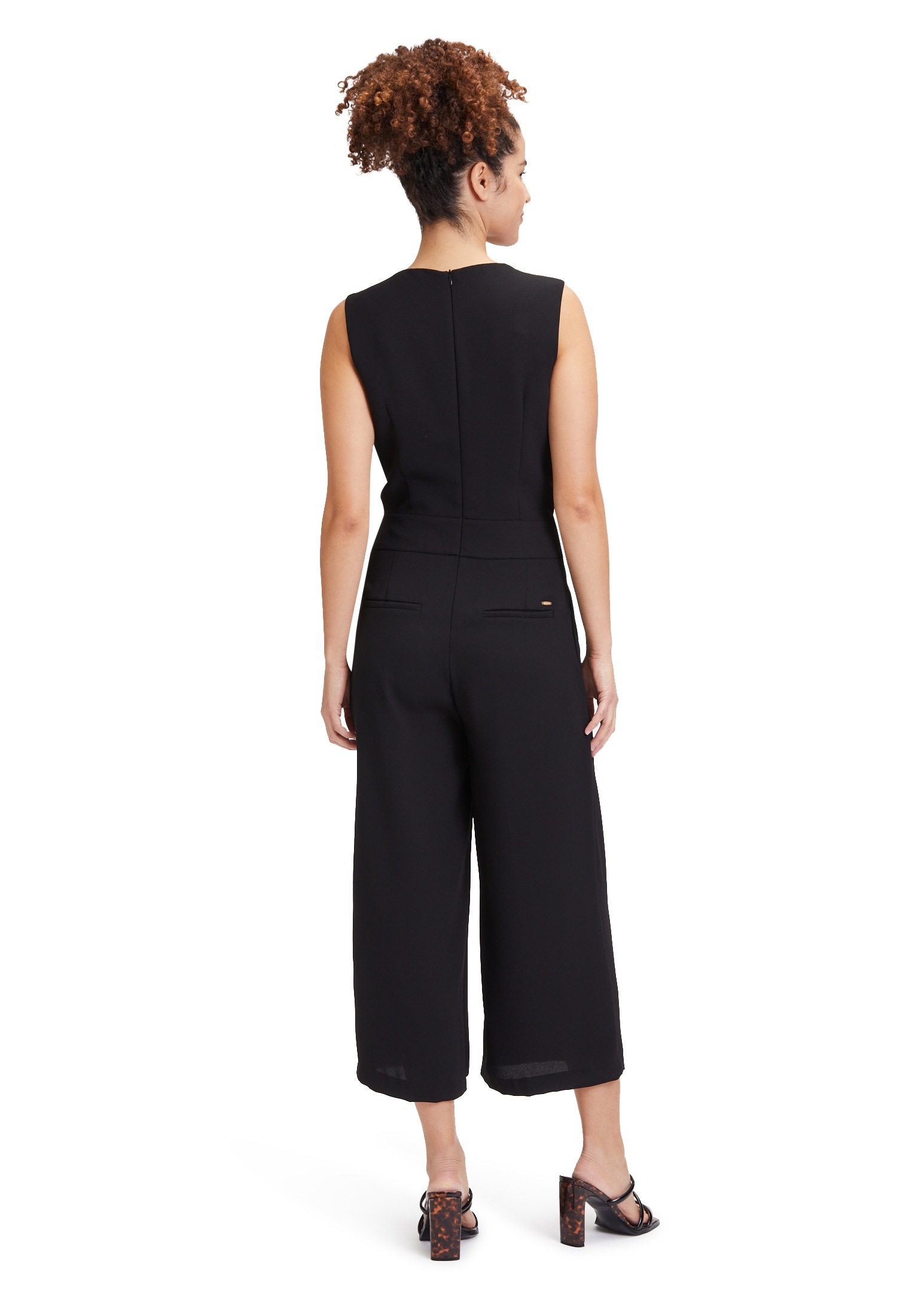 Betty&Co Overall »Betty & Co Jumpsuit ohne Arm«, (1 tlg.), Falten