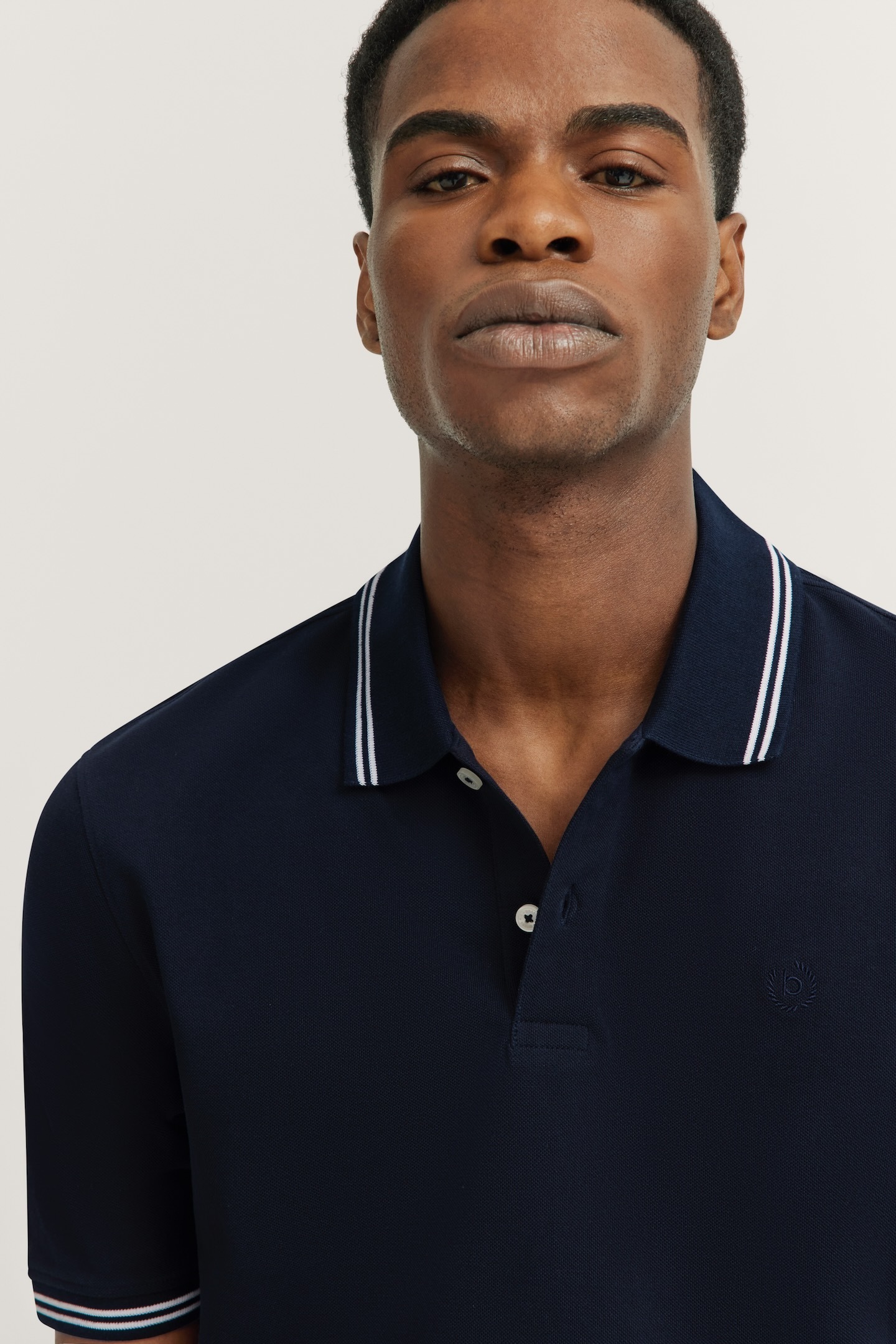 bugatti Poloshirt, mit Kontraststreifen und Bruststickerei