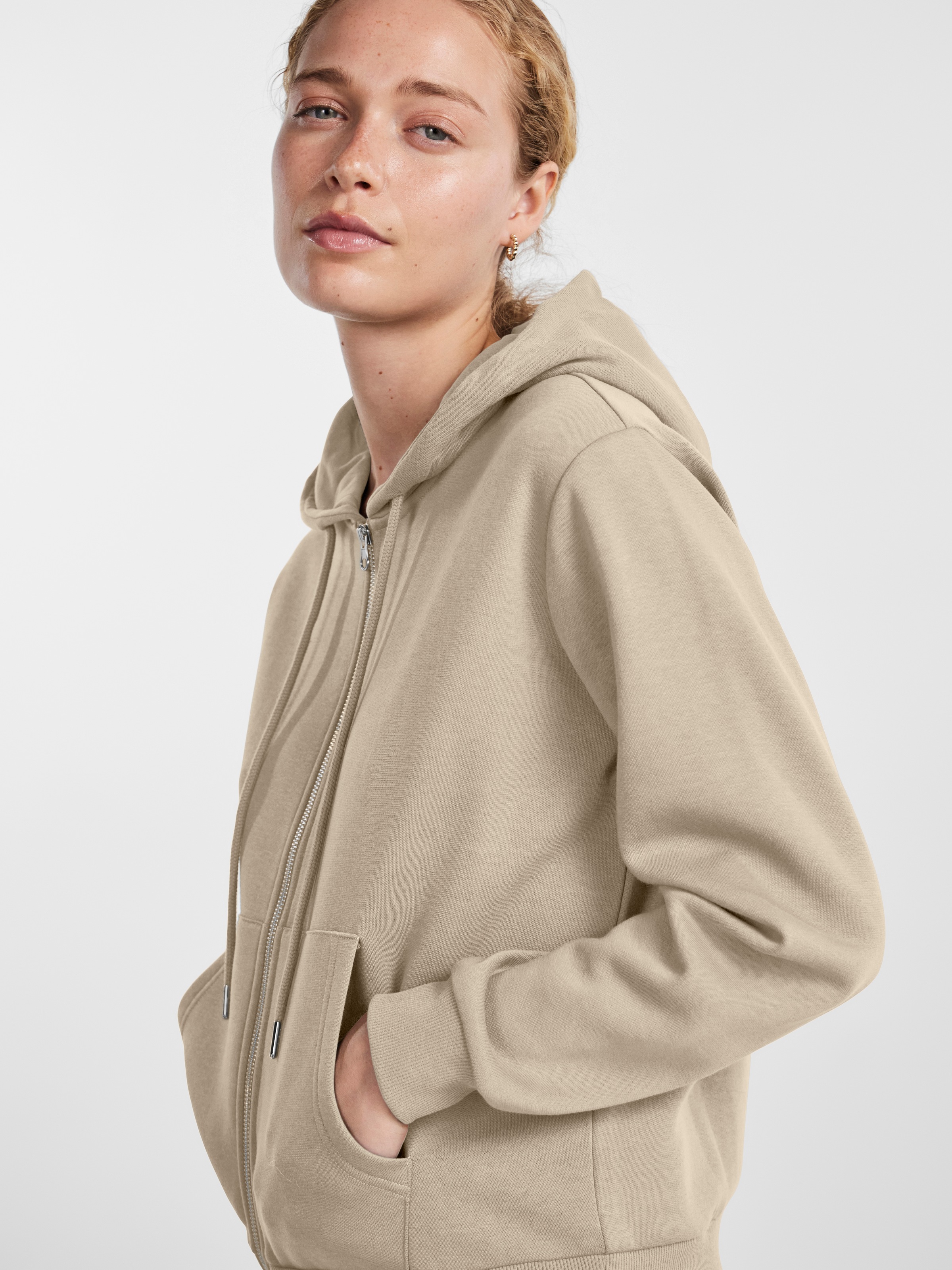 pieces Kapuzensweatshirt "PCCHILLI LS ZIP HOODIE NOOS BC", Baumwollmischung günstig online kaufen