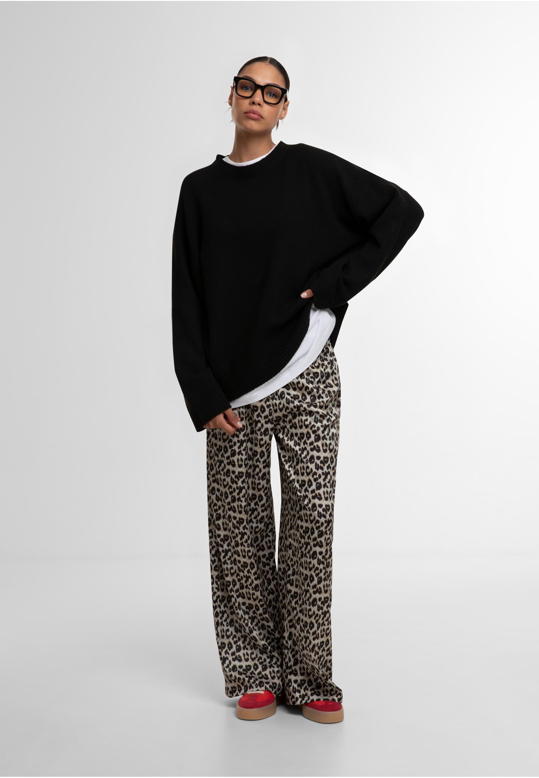URBAN CLASSICS Stoffhose »Urban Classics Ladies Leo Resort Pants«, (1 tlg.)