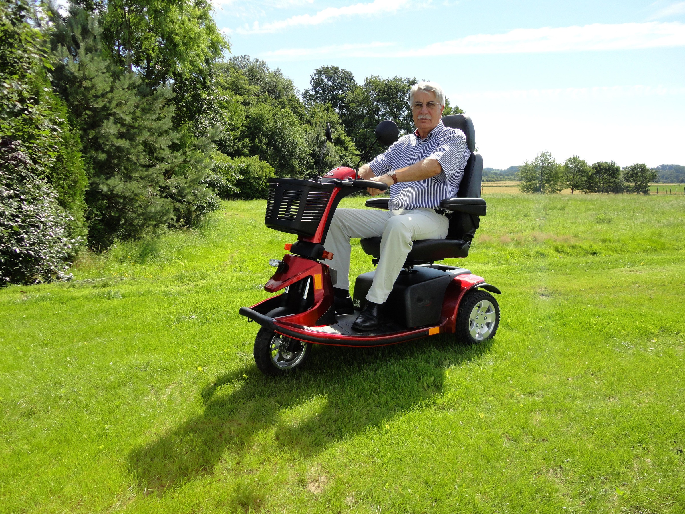 mobilis Elektromobil »M83, Wendig, Flott und Komfortabel«, (Korb), 3-Rad, 15km/h, gefedert, Kurvenreduzierung, LCD-Display