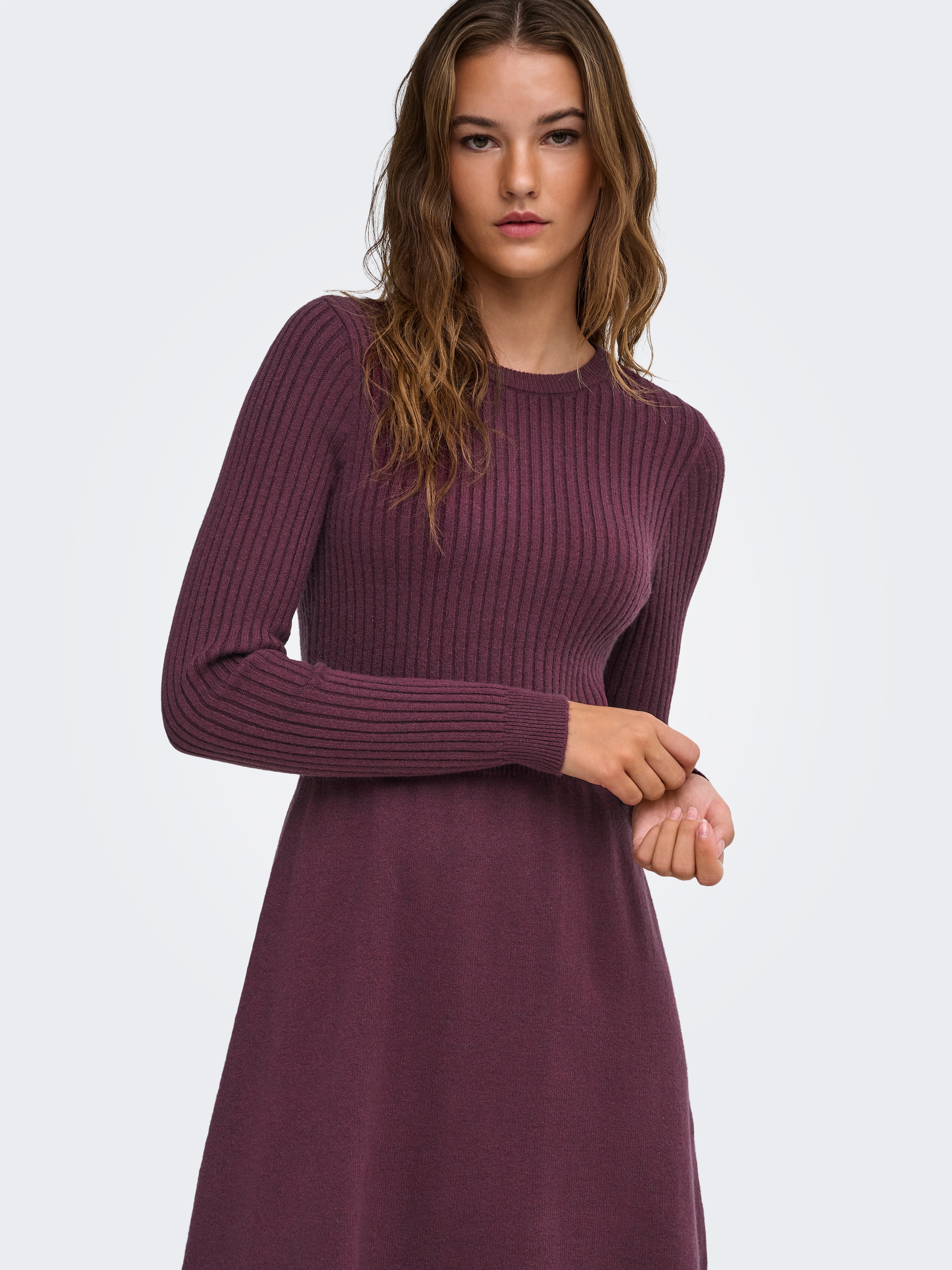 ONLY Strickkleid »ONLFIA LS FIT FLARE ONEC DRESS CS KNT« Viskosemischung, normal geschnitten
