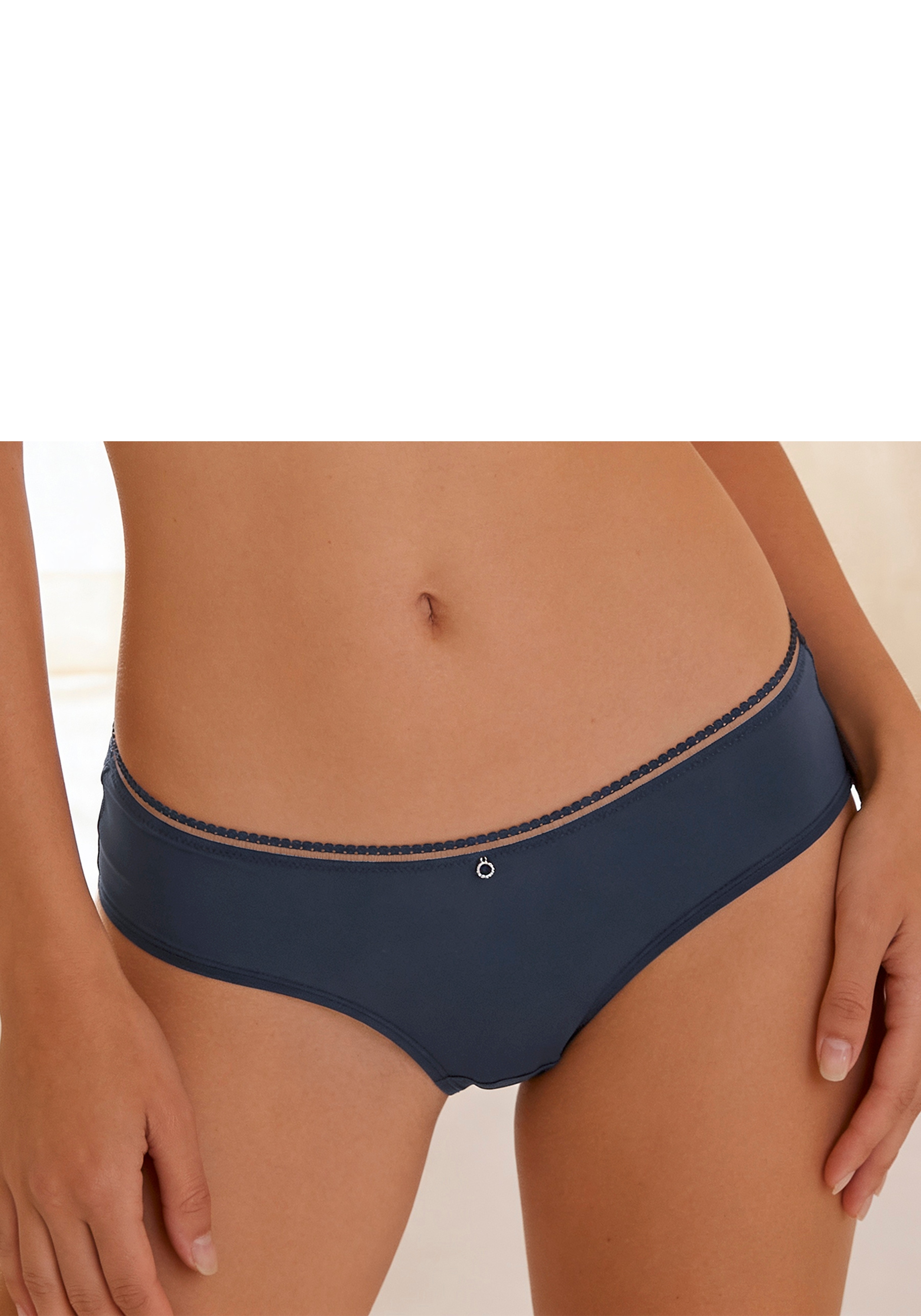 s.Oliver Panty "Elina" mit dezentem Ringdetail vorne mittig