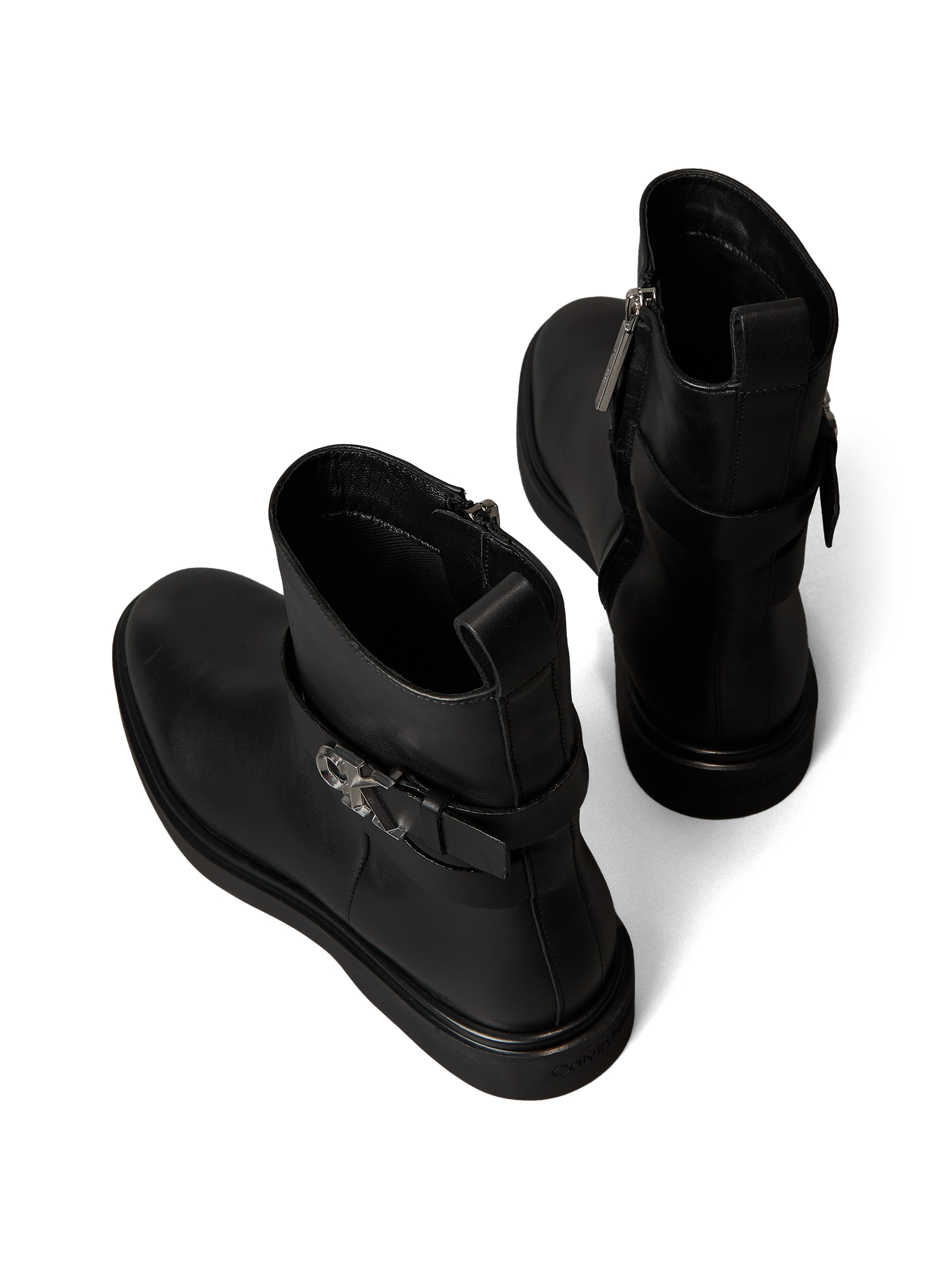 Calvin Klein Stiefelette »ANKLE BOOT W/ METAL LOGO«, Boots, Klassik-Stiefelette, Blockabsatz, mit Anziehlasche