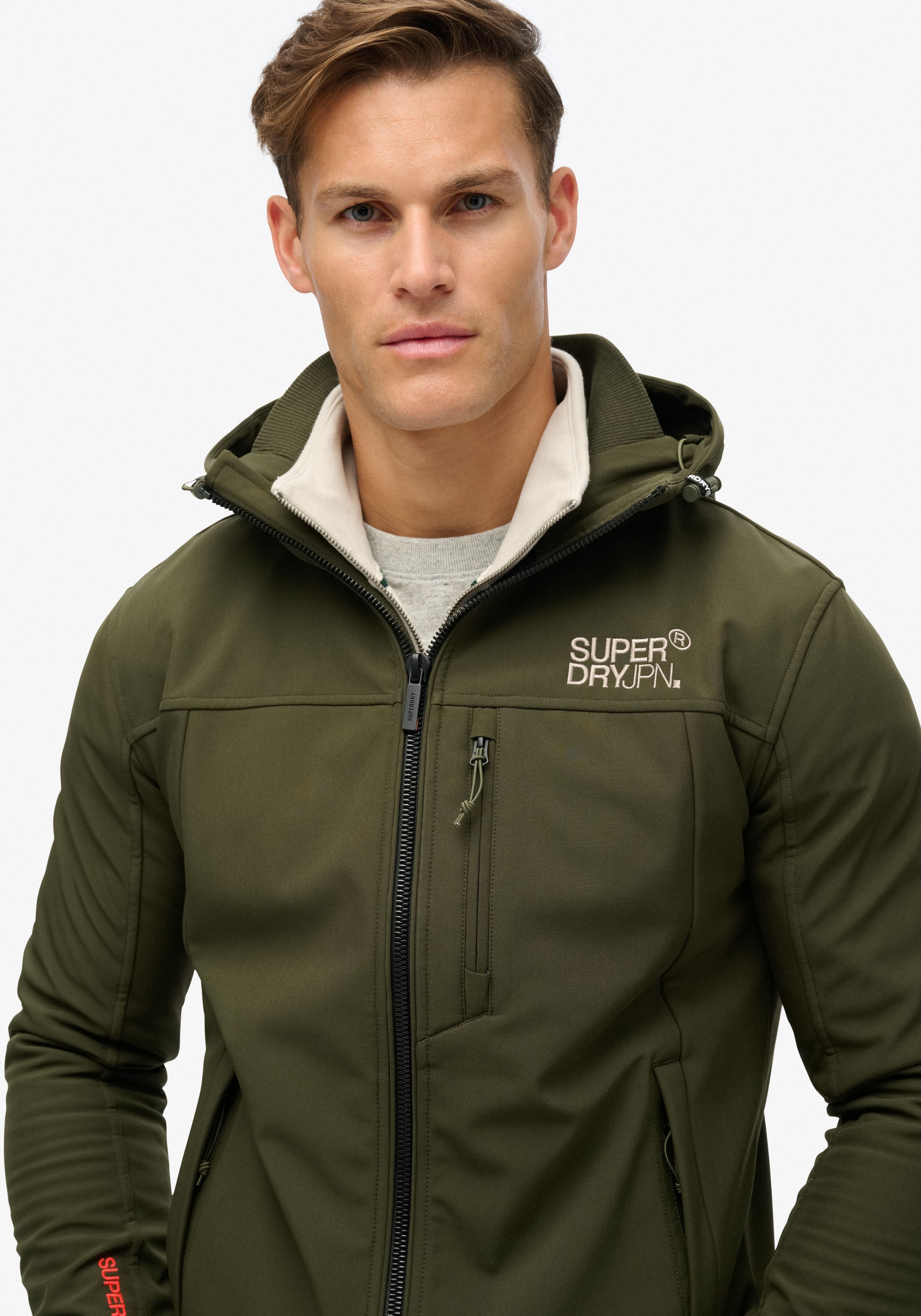 Superdry Outdoorjacke "HOODED SOFT SHELL TREKKER JKT", mit Kapuze günstig online kaufen