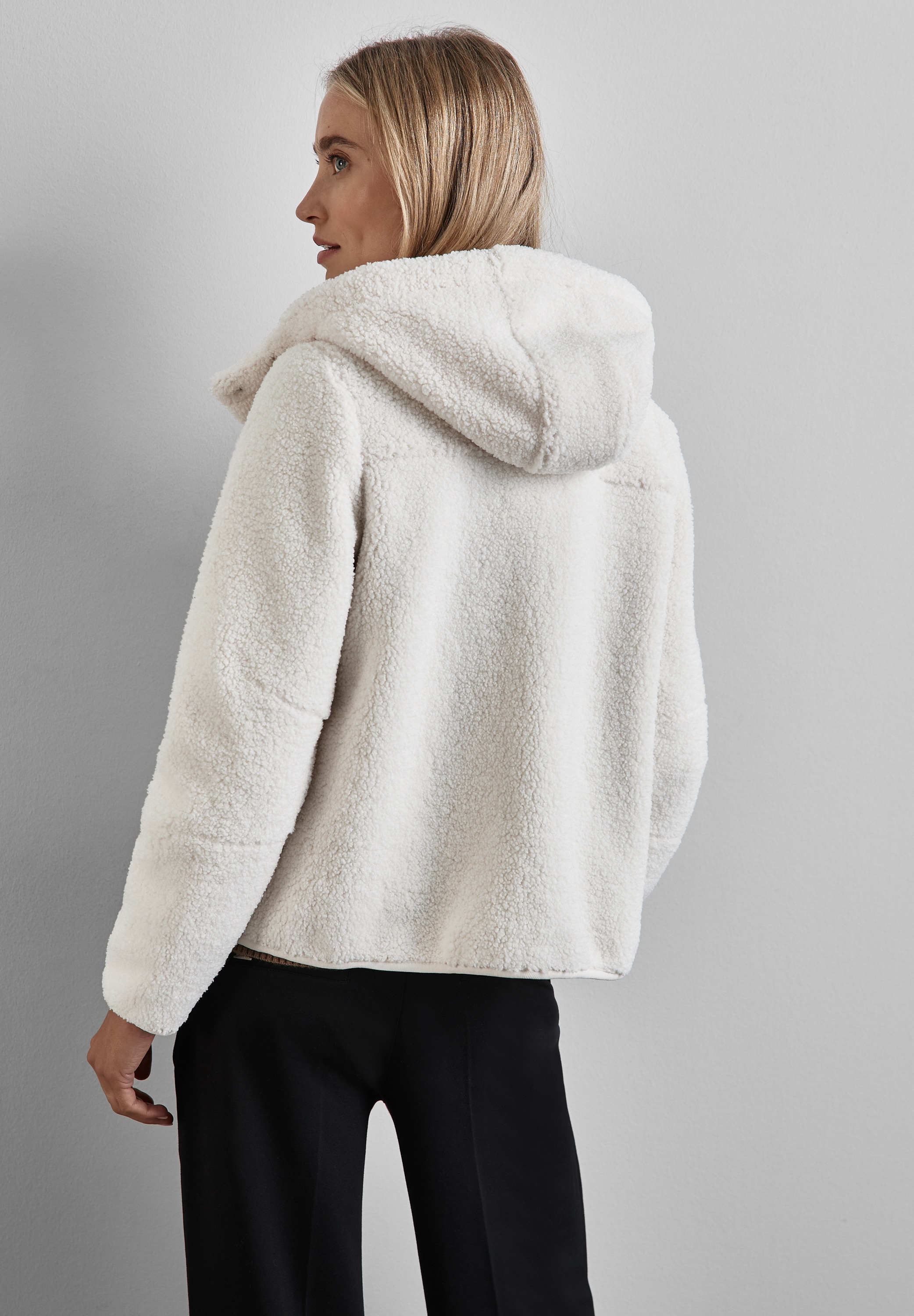 STREET ONE Fellimitatjacke, mit Kapuze, mit Brusttaschen