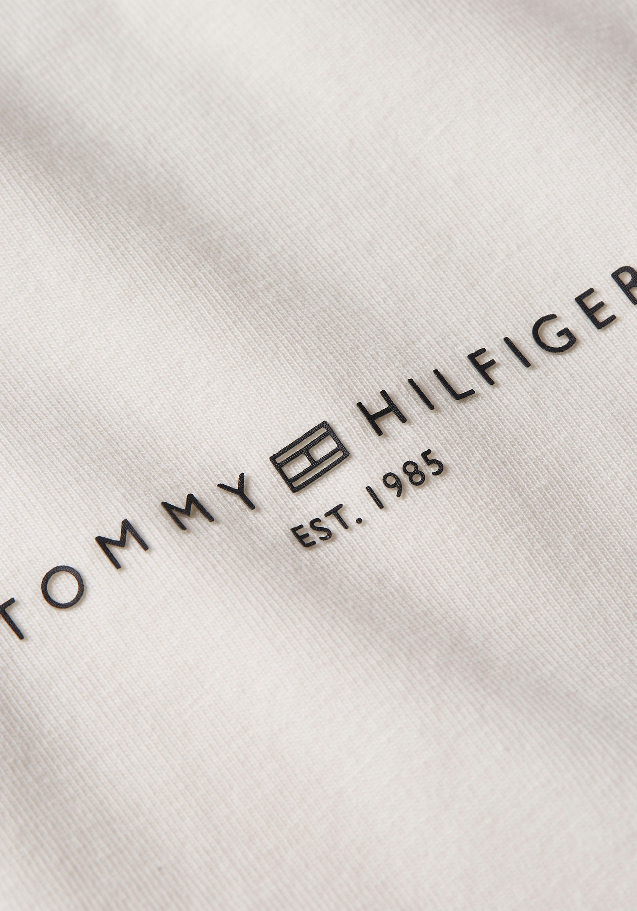 Tommy Hilfiger T-Shirt »1985 CORP C-NK bestellen SS«, | Logoschriftzug REG mit MINI LOGO BAUR für