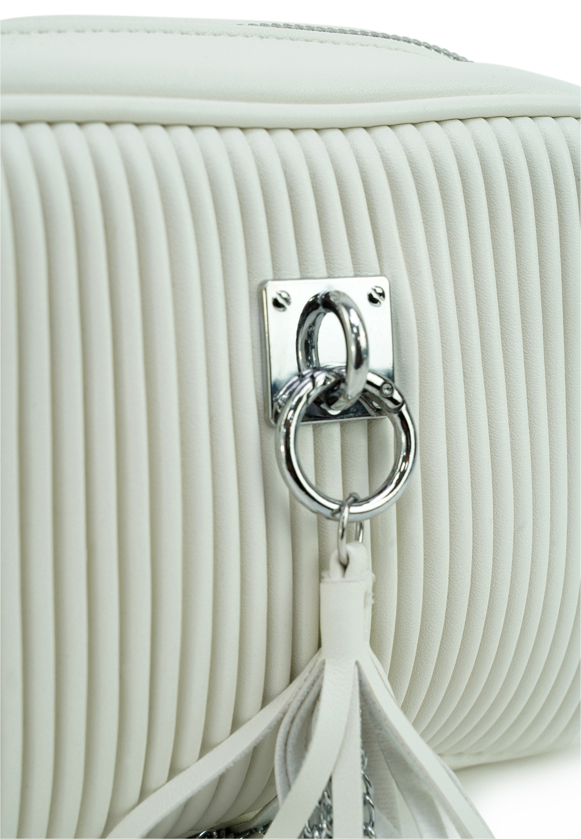 Harpa Schultertasche »FARIZA« mit Anhänger aus Kettenelementen