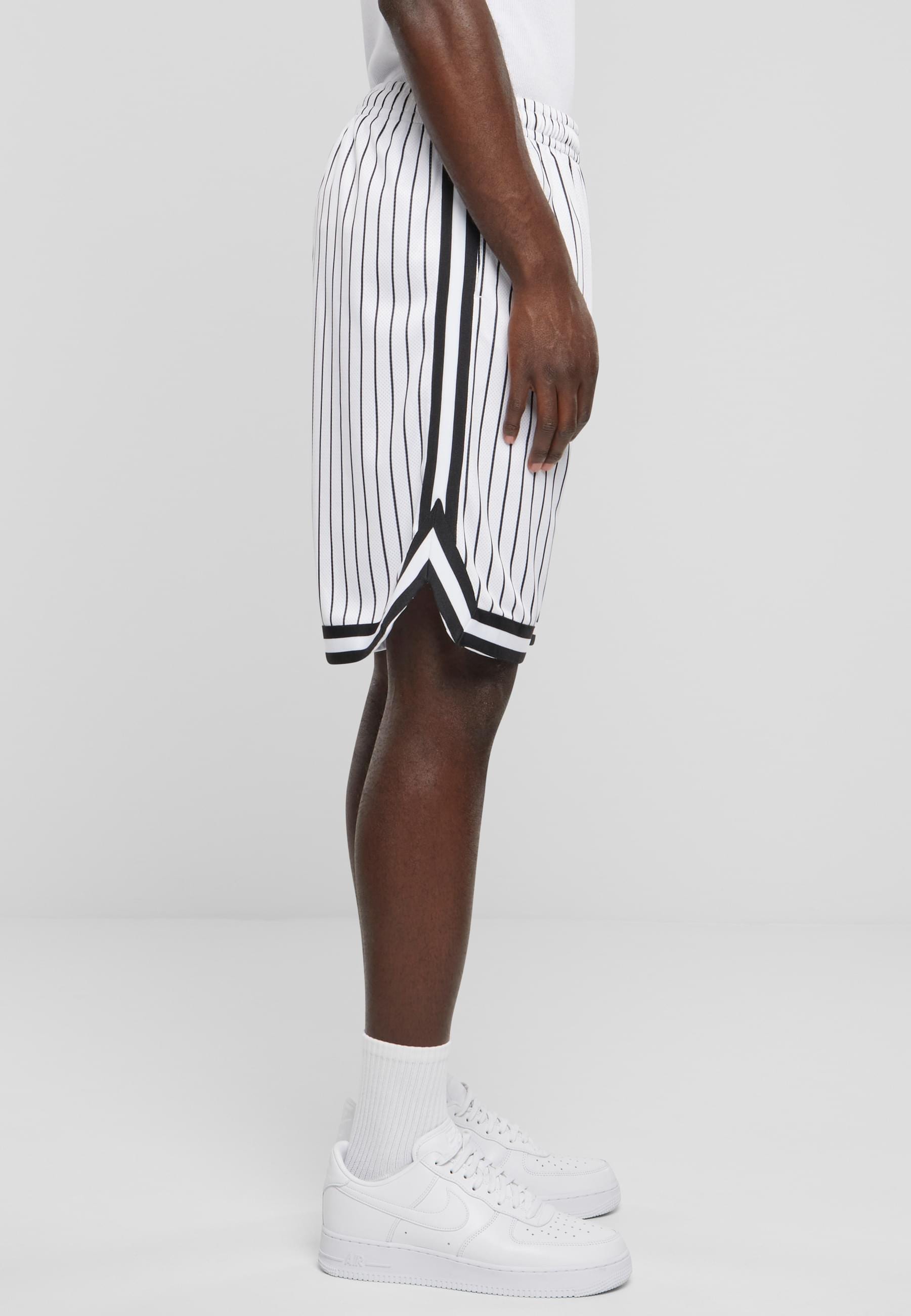 URBAN CLASSICS Shorts »Urban Classics Herren Striped Mesh Shorts«, (1 tlg.)