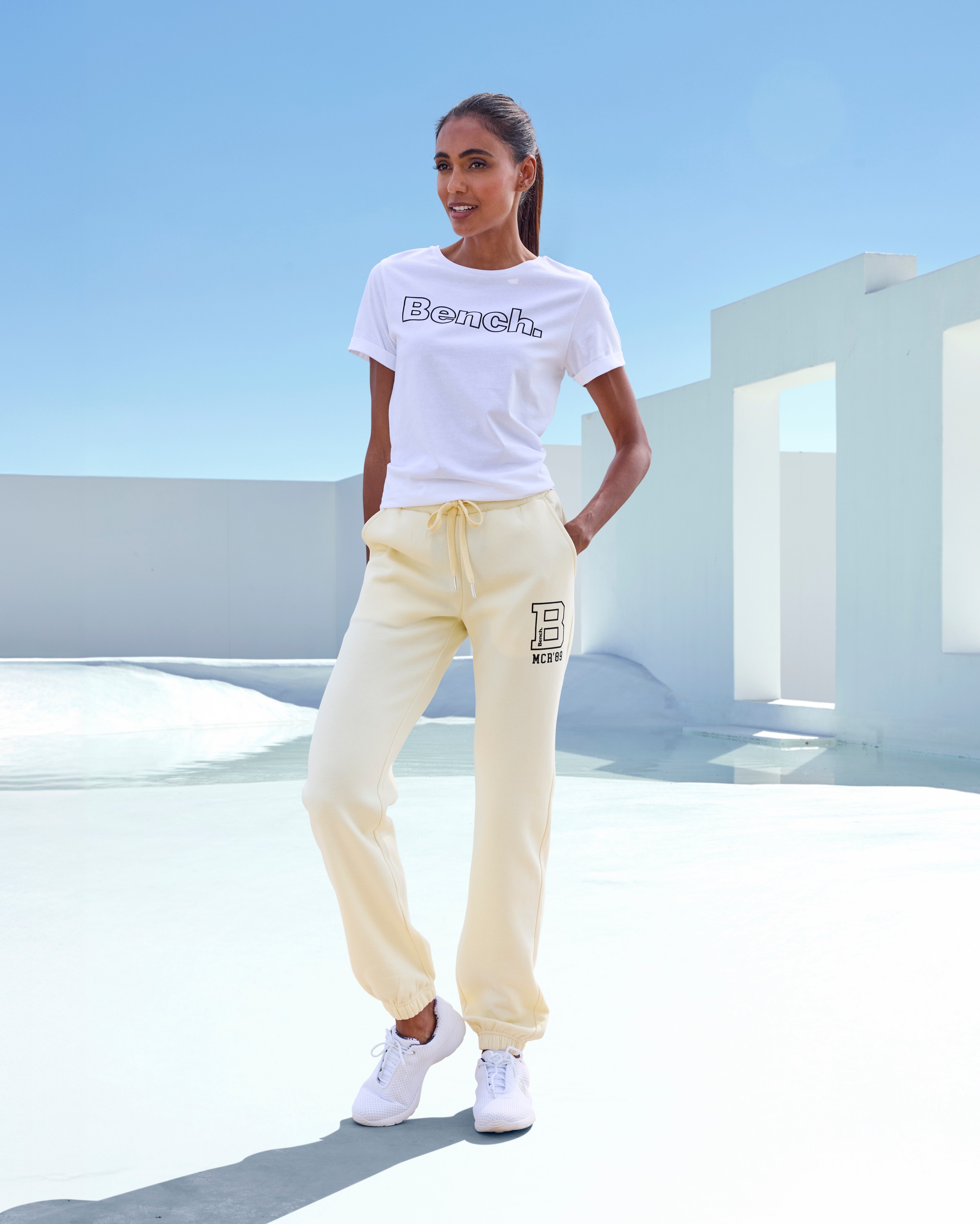 Bench. Loungewear Jogginghose, in Sweatware leicht innen angeraut
