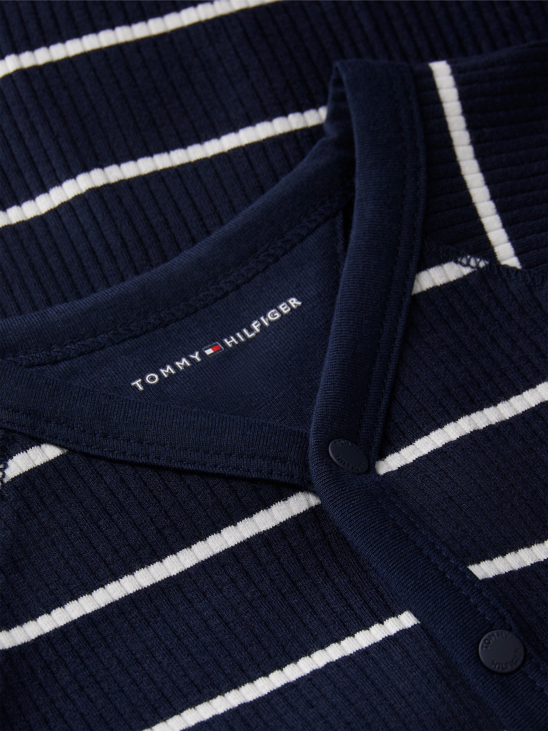 Tommy Hilfiger Strampler »COVERALL« mit V-Ausschnitt, Druckknöpfe, Baumwollmischung