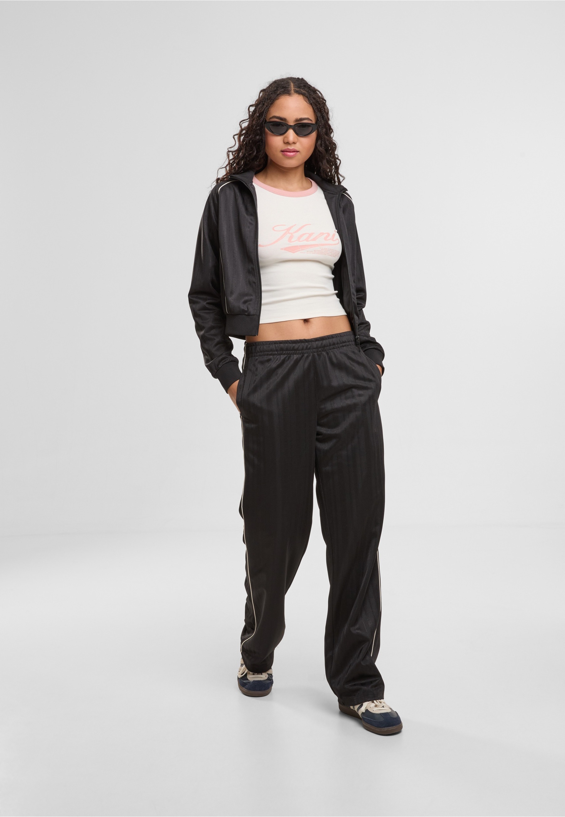 Karl Kani Outdoorjacke »Karl Kani OG Shadow Stripe Cropped Trackjacket« 1 Stk. tlg. ohne Kapuze