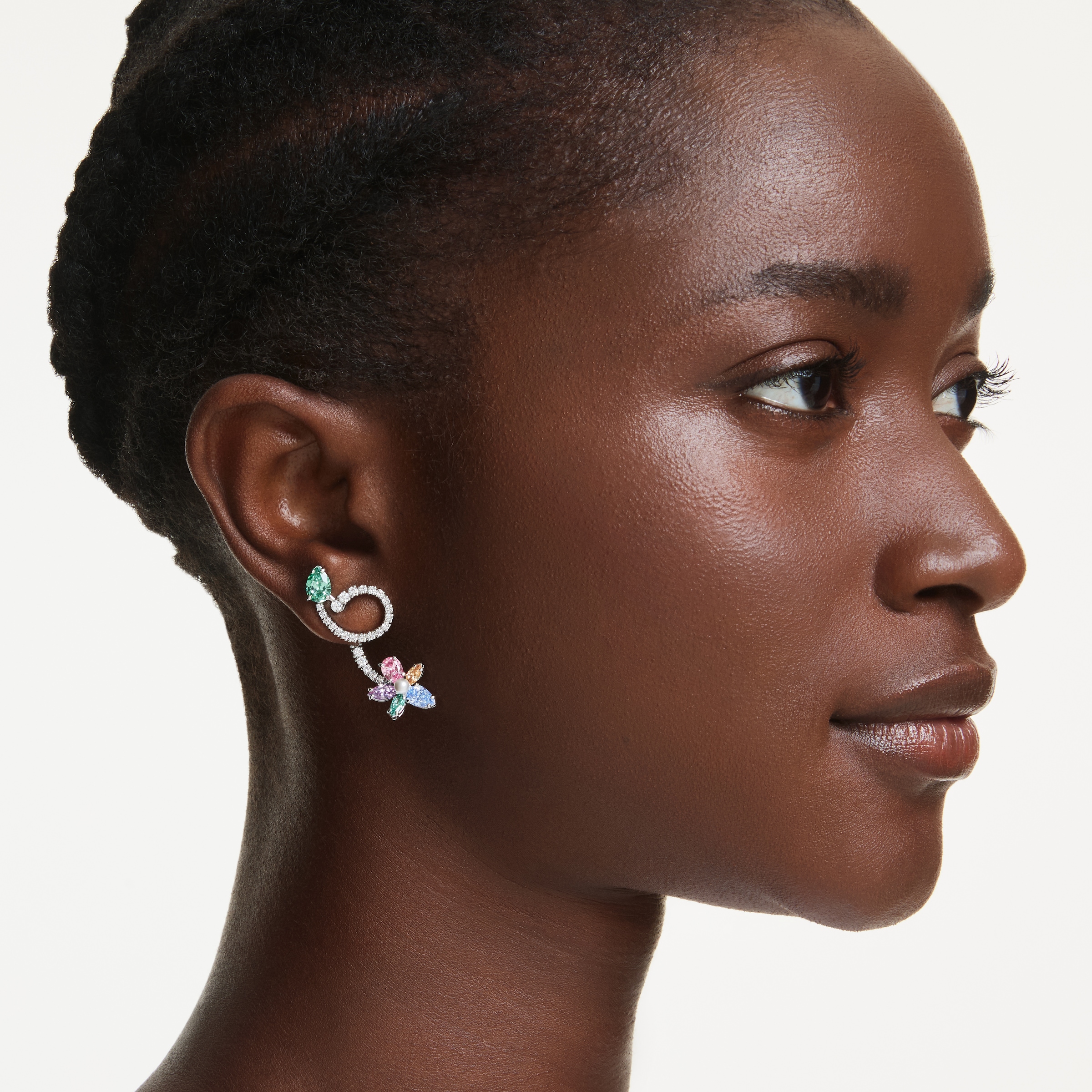 Swarovski Paar Ohrstecker »Schmuck Geschenk 2026 CAPSULE Ohrringe Libelle Blume« mit Swarovski® Kristall - mit Swarovski® Perle