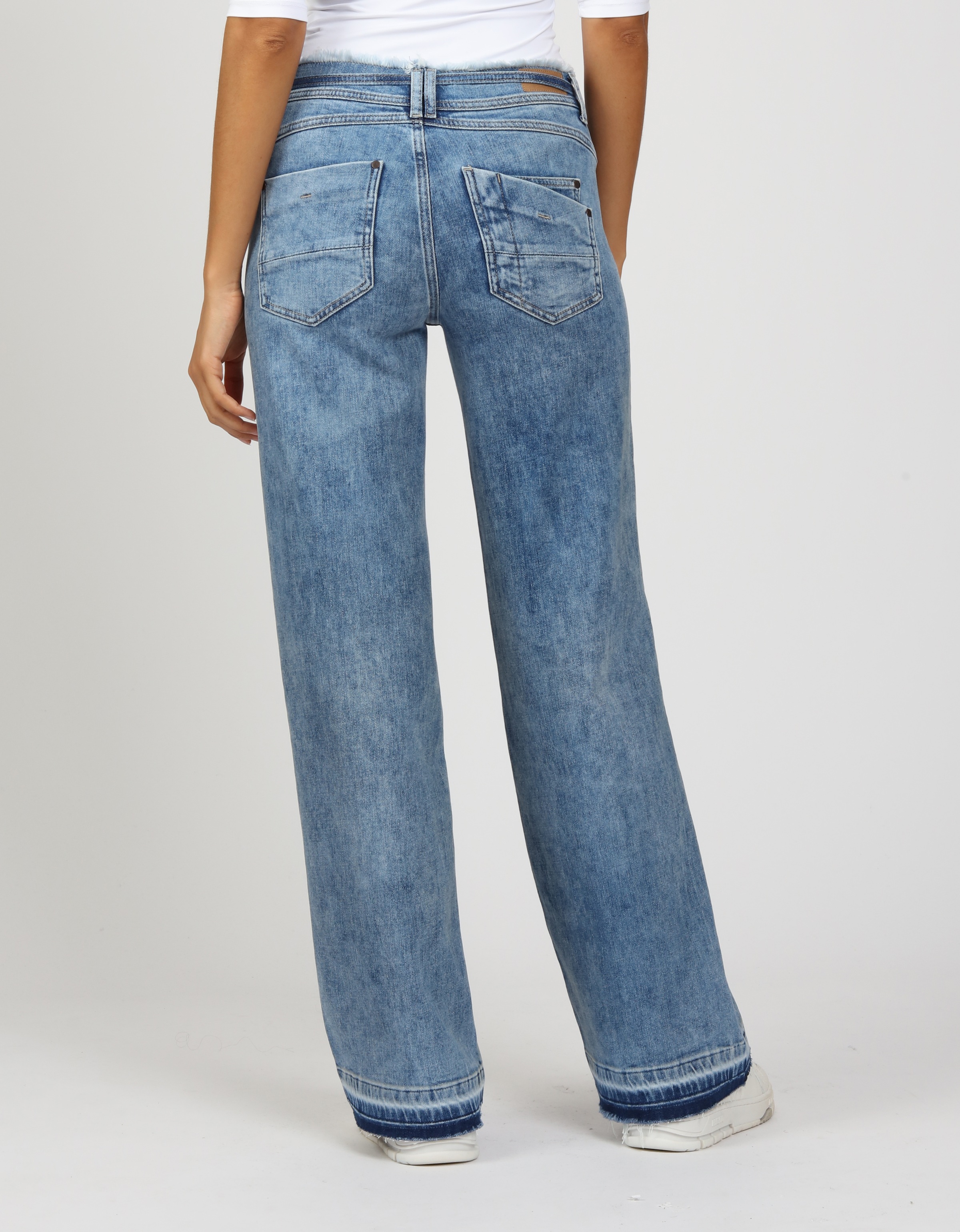 GANG Weite Jeans "94AMELIE WIDE FIT", mit Fransen an Saum und Bündchen günstig online kaufen