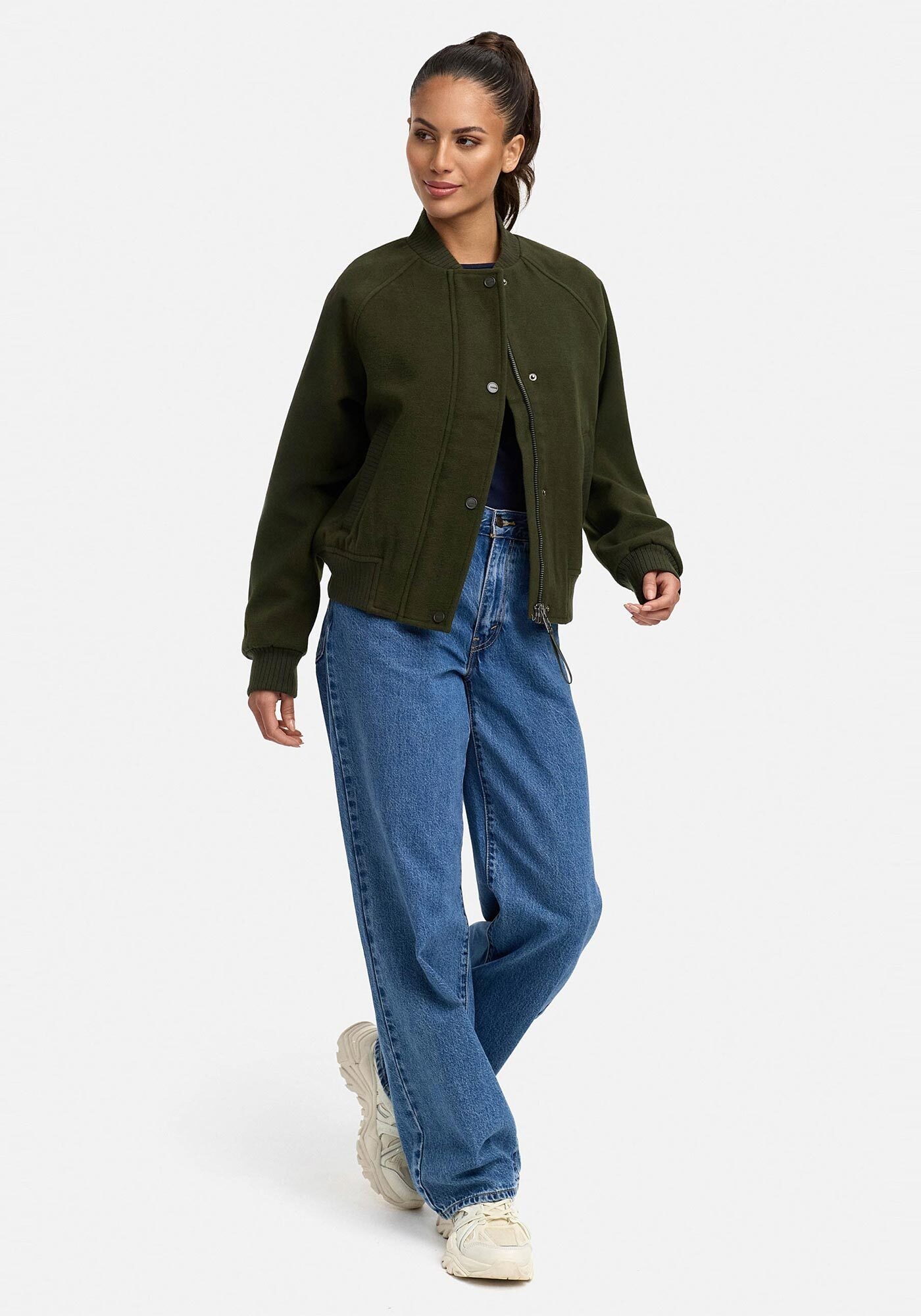 Marikoo Collegejacke »Zunaa«, Modische Jacke im Collegejacken-Stil mit Rippbündchen und Raglanärmeln