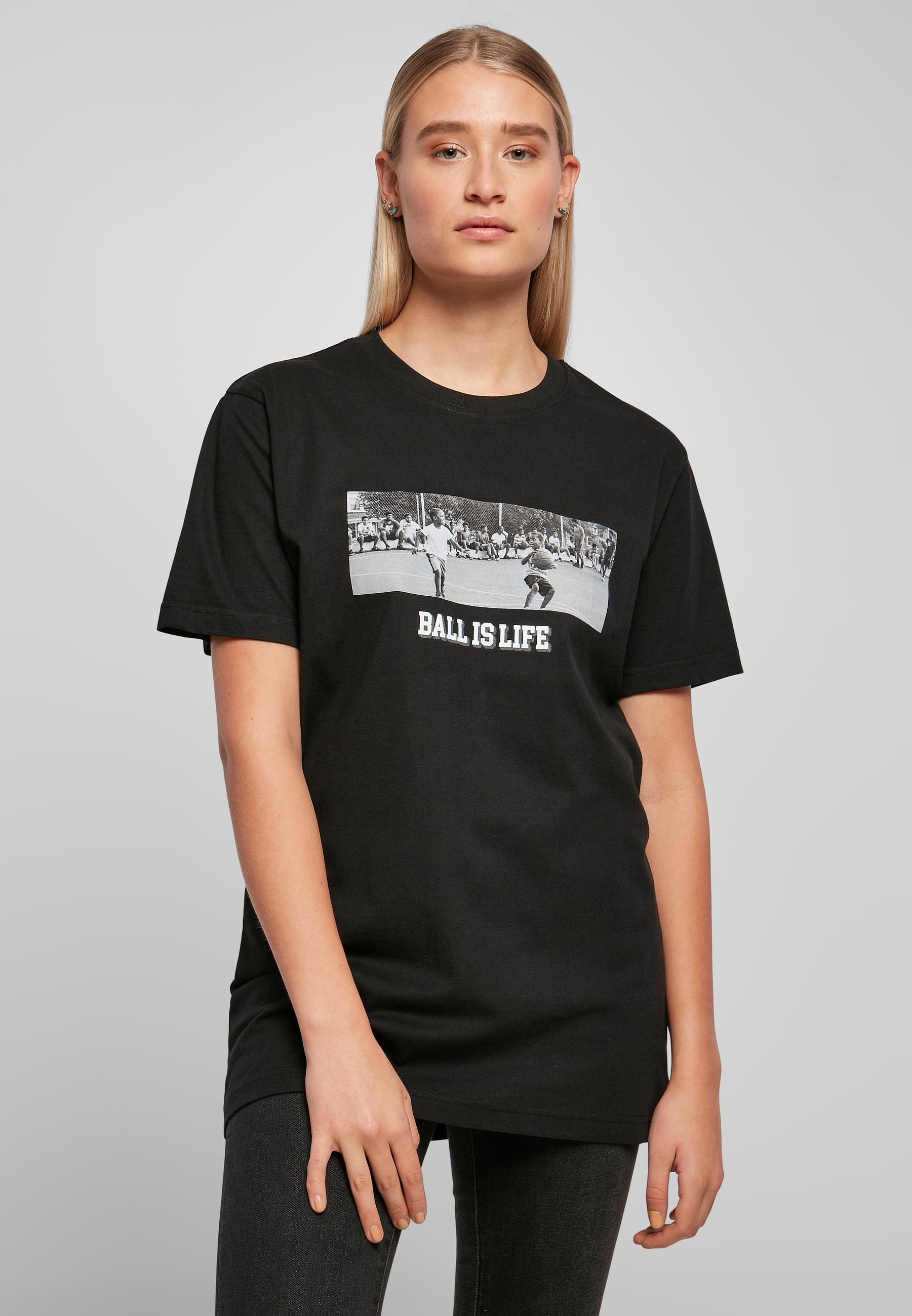 MisterTee T-Shirt »MisterTee Herren Ball Is Life Tee«, (1 tlg.)