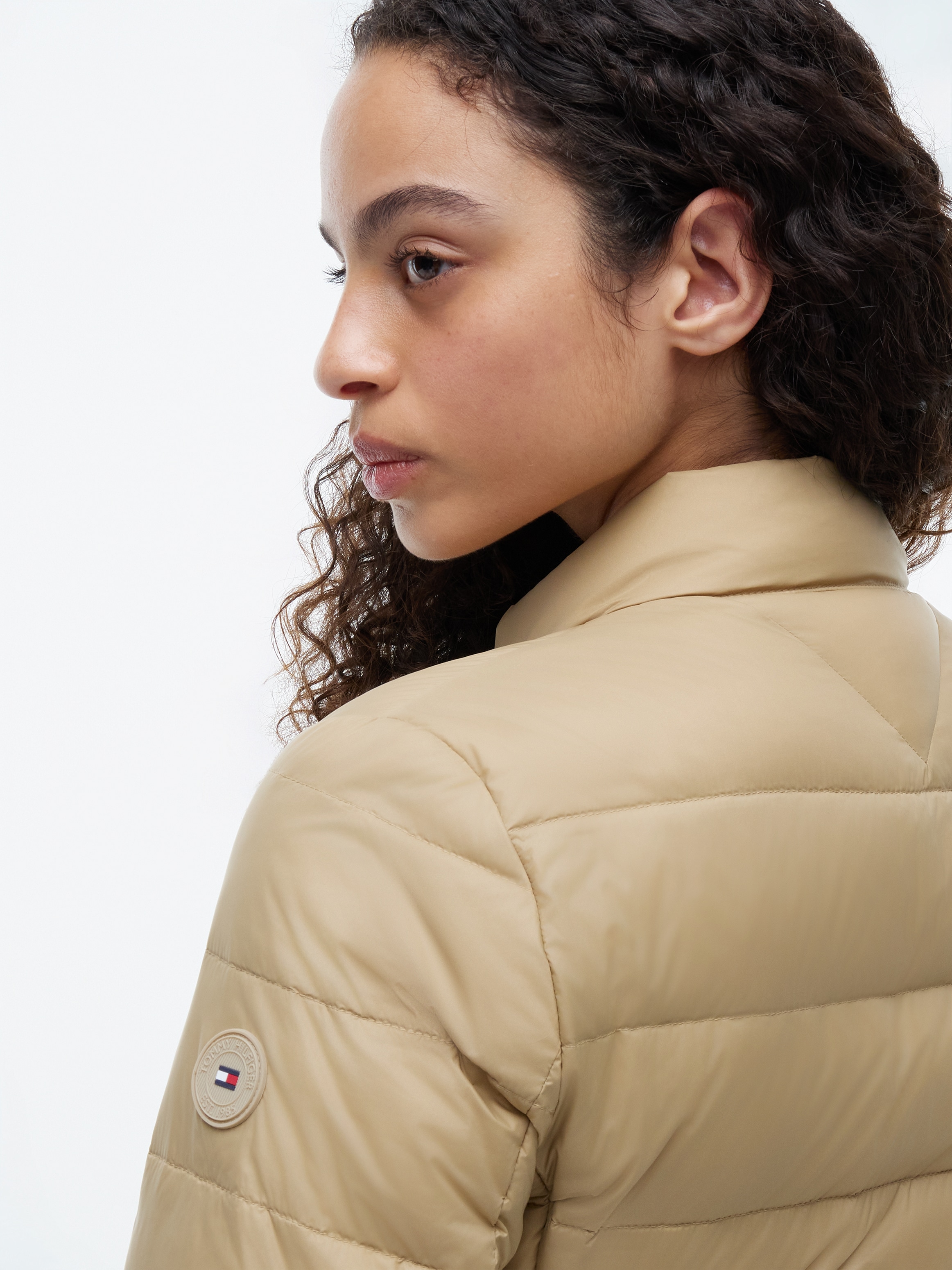 Tommy Hilfiger Daunenjacke »LW DOWN PACKABLE JACKET« ohne Kapuze aus pflegeleichter Kunstfaser, leichte Steppqualität