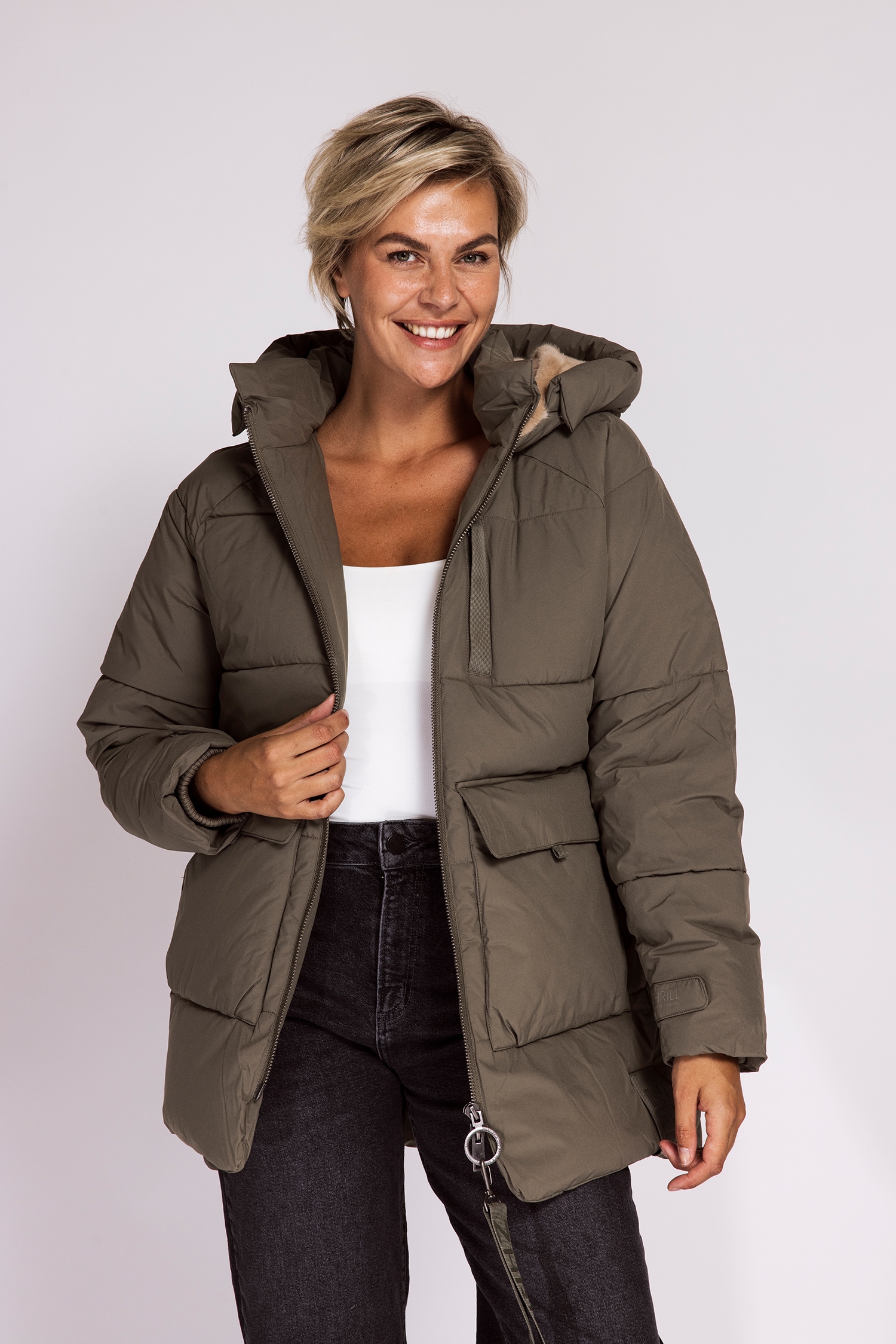 Zhrill Steppjacke "ZHNIEKA" mit Kapuze mit Kapuze, mit Logo-Druck, mit 2-Wege-Reißverschluss