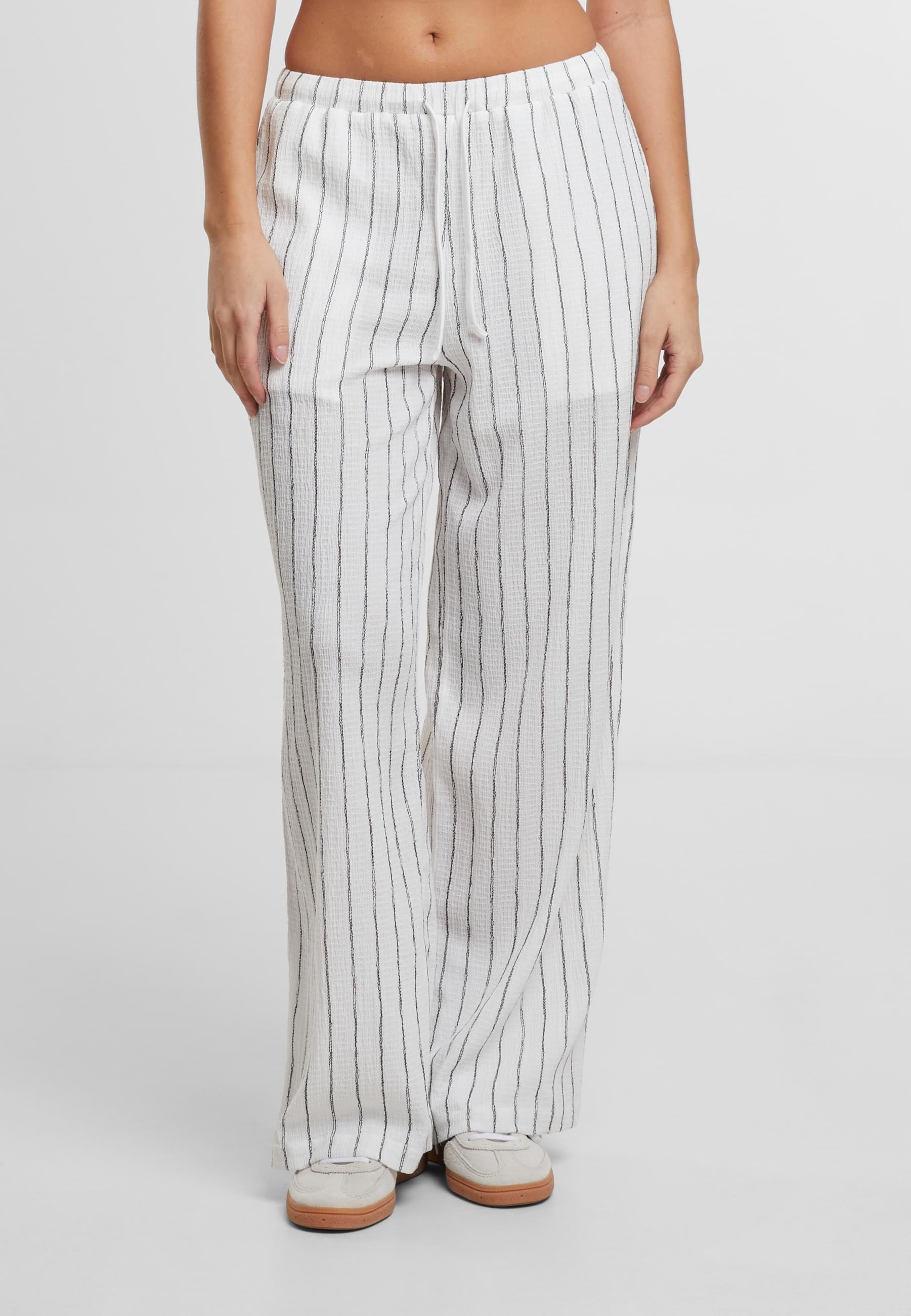 URBAN CLASSICS Stoffhose »Urban Classics Ladies Structured Striped Relaxed Fit Pants«, (1 tlg.)