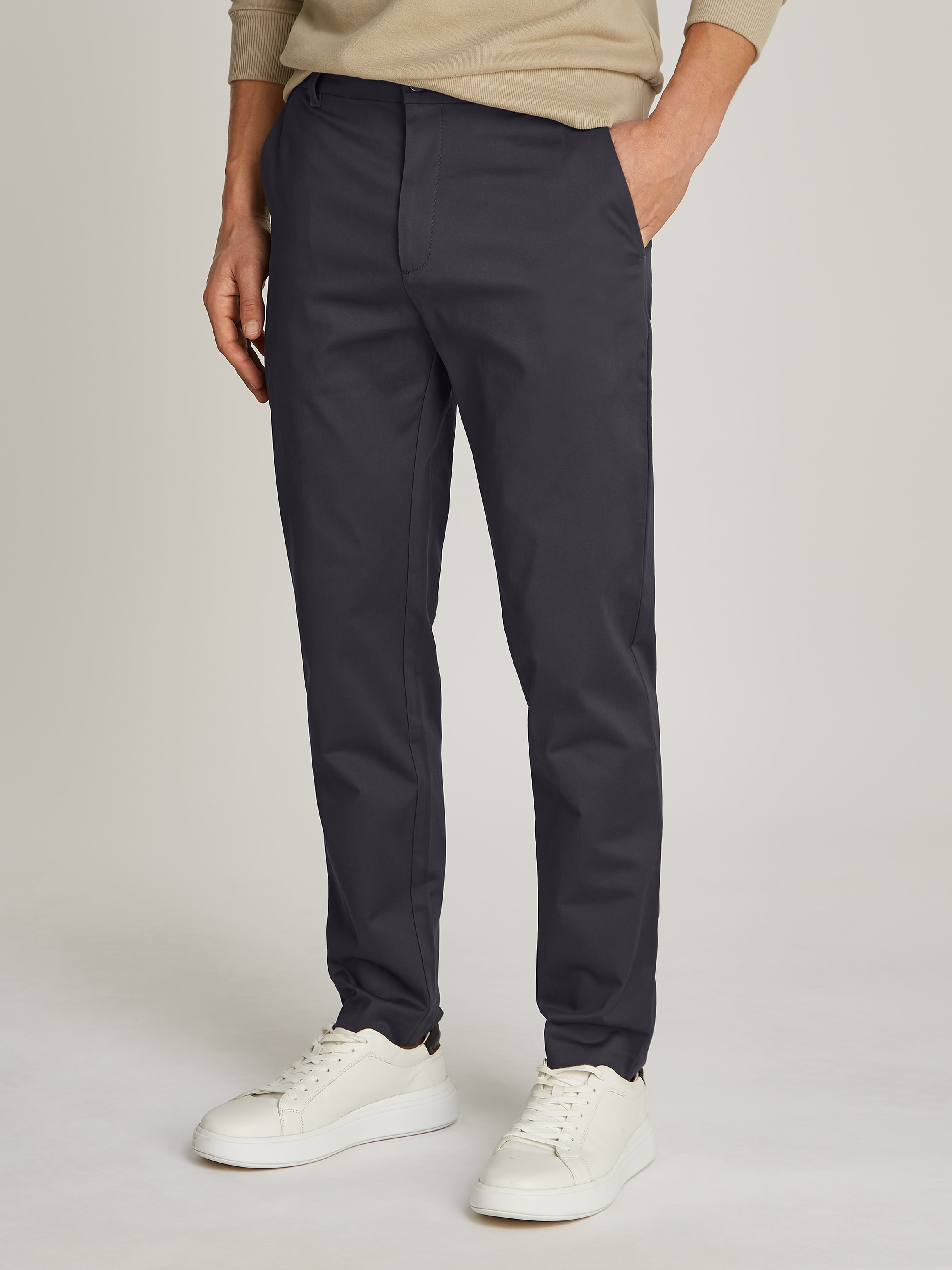 Calvin Klein Chinohose "SATEEN STRETCH TAPERED", mit Logoprägung