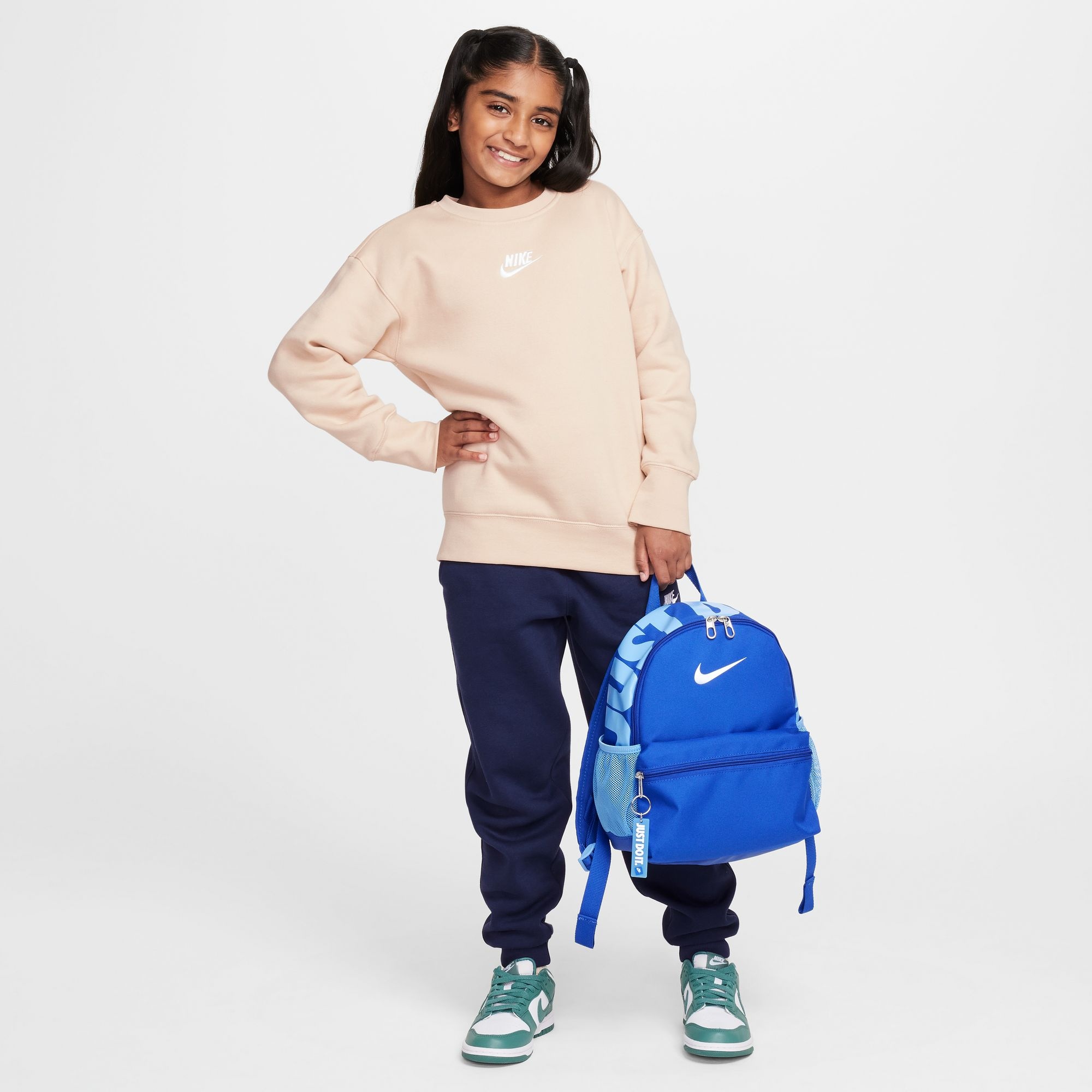 Nike Rucksack »Y NK BRSLA JDI MINI BKPK« für sportlichen Freizeitstil, kompakte Größe, aus Polyester