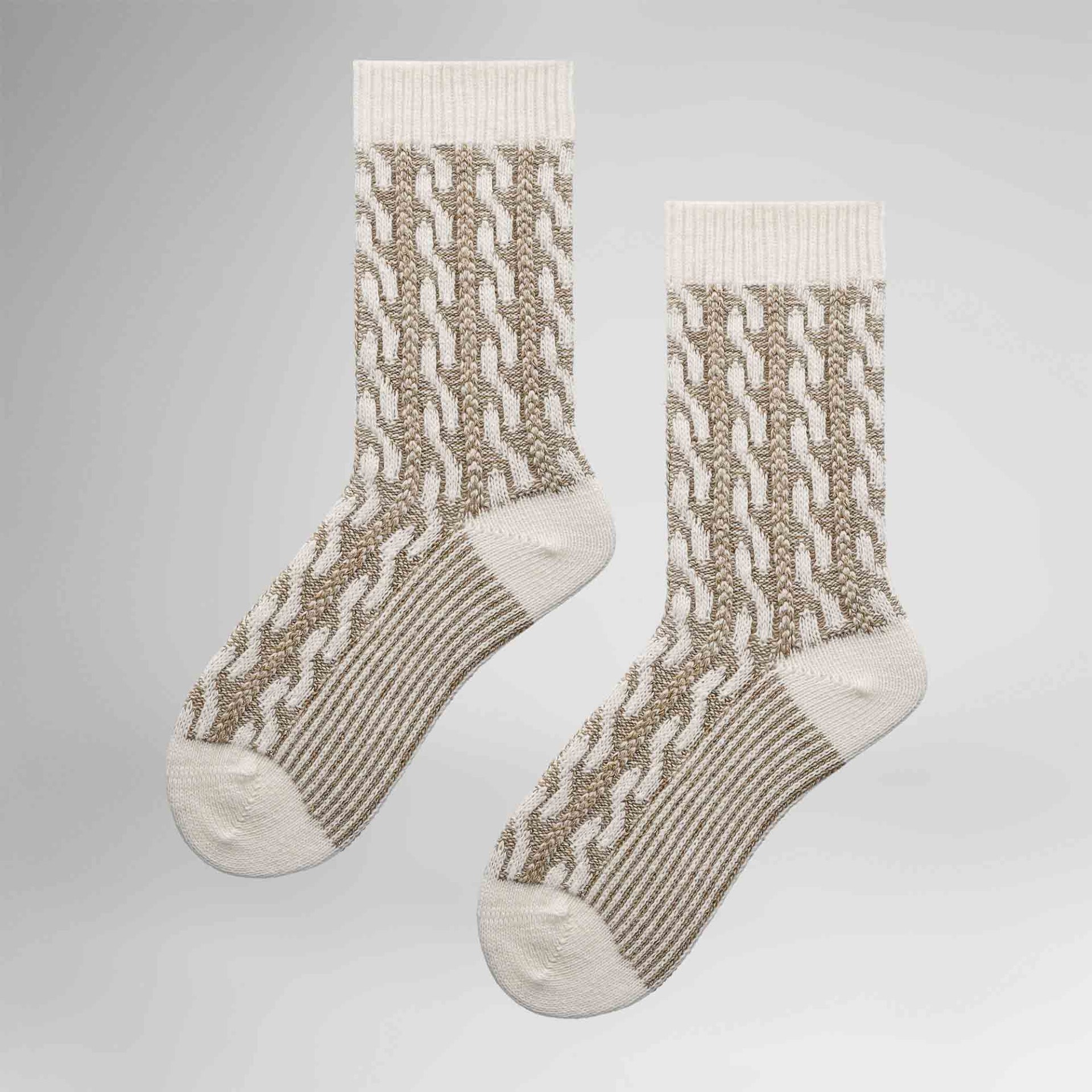 Hudson Socken "Socke Cozy Cable" Socken mit schimmernder Zopfstruktur