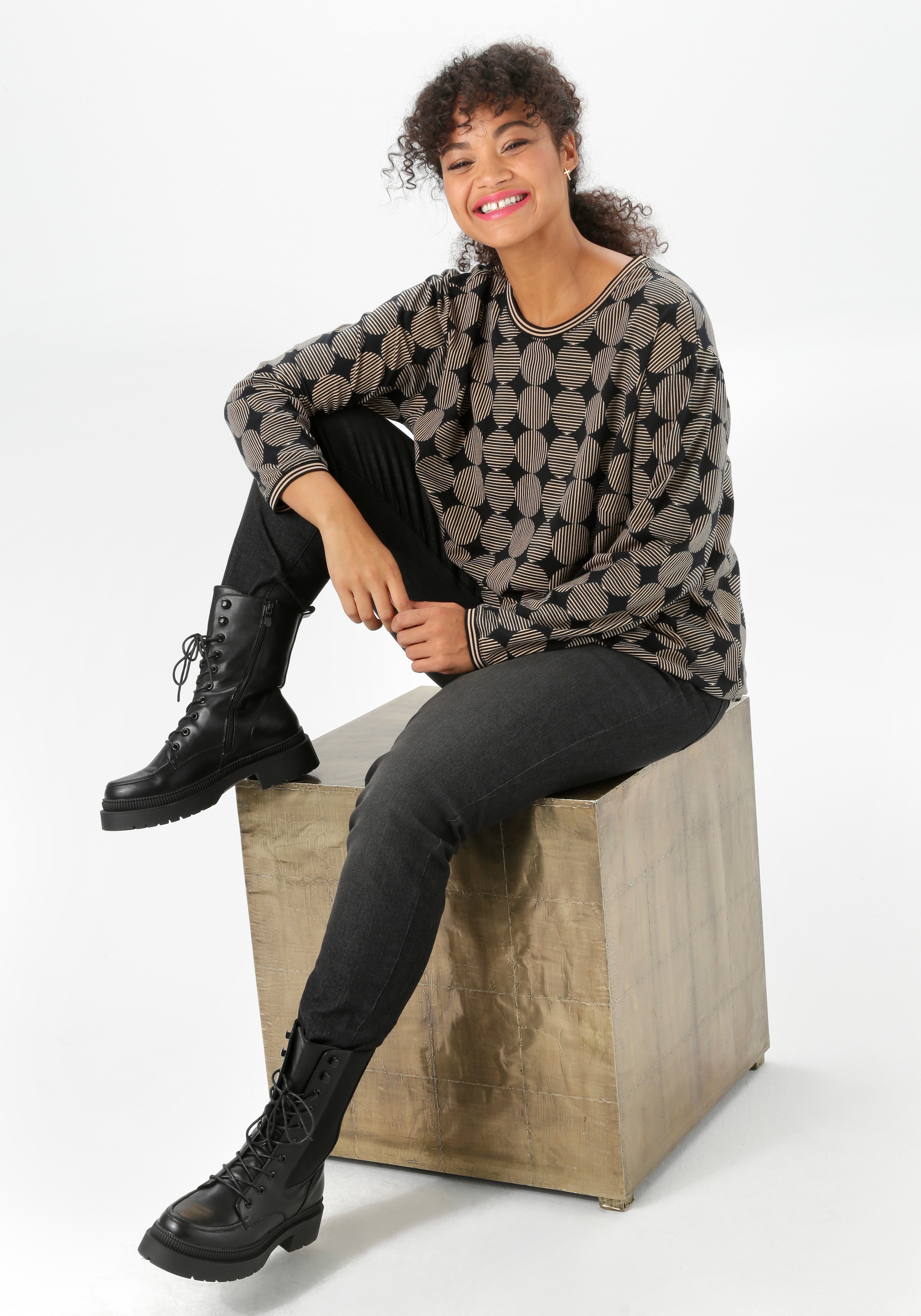 Aniston PLUS Sweatshirt, mit großflächigem, Pünktchendruck - NEUE KOLLEKTION