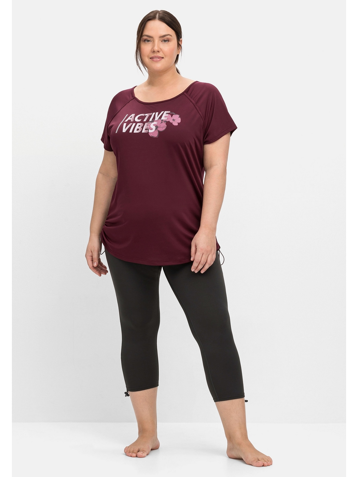 Sheego T-Shirt »Große Größen«, online mit bestellen raffiniertem atmungsaktiv Rückenteil, | BAUR