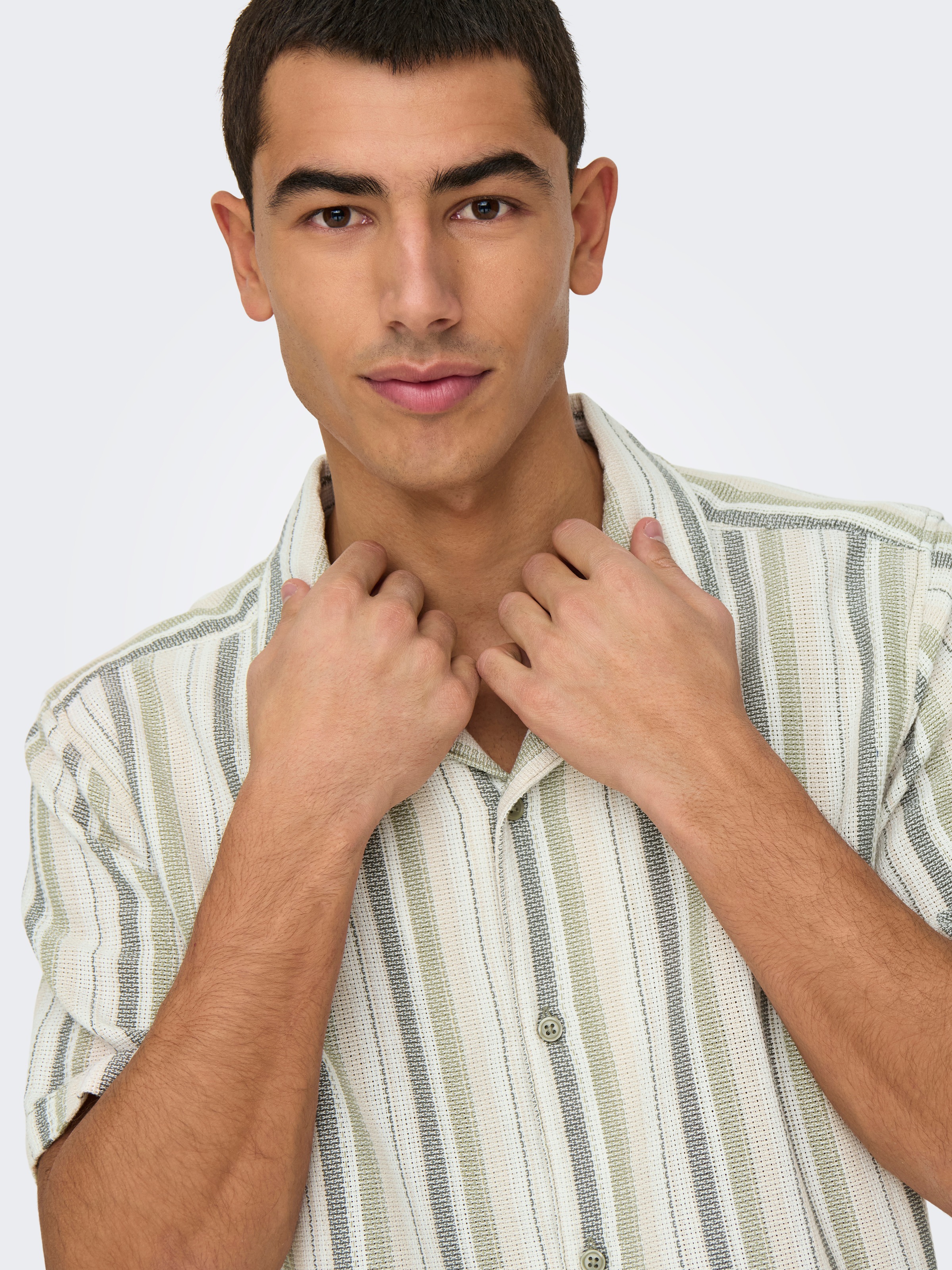 Thumbnail - ONLY & SONS Kurzarmhemd "ONSTREV LIFE REG STRIPE SS SHIRT NOOS"