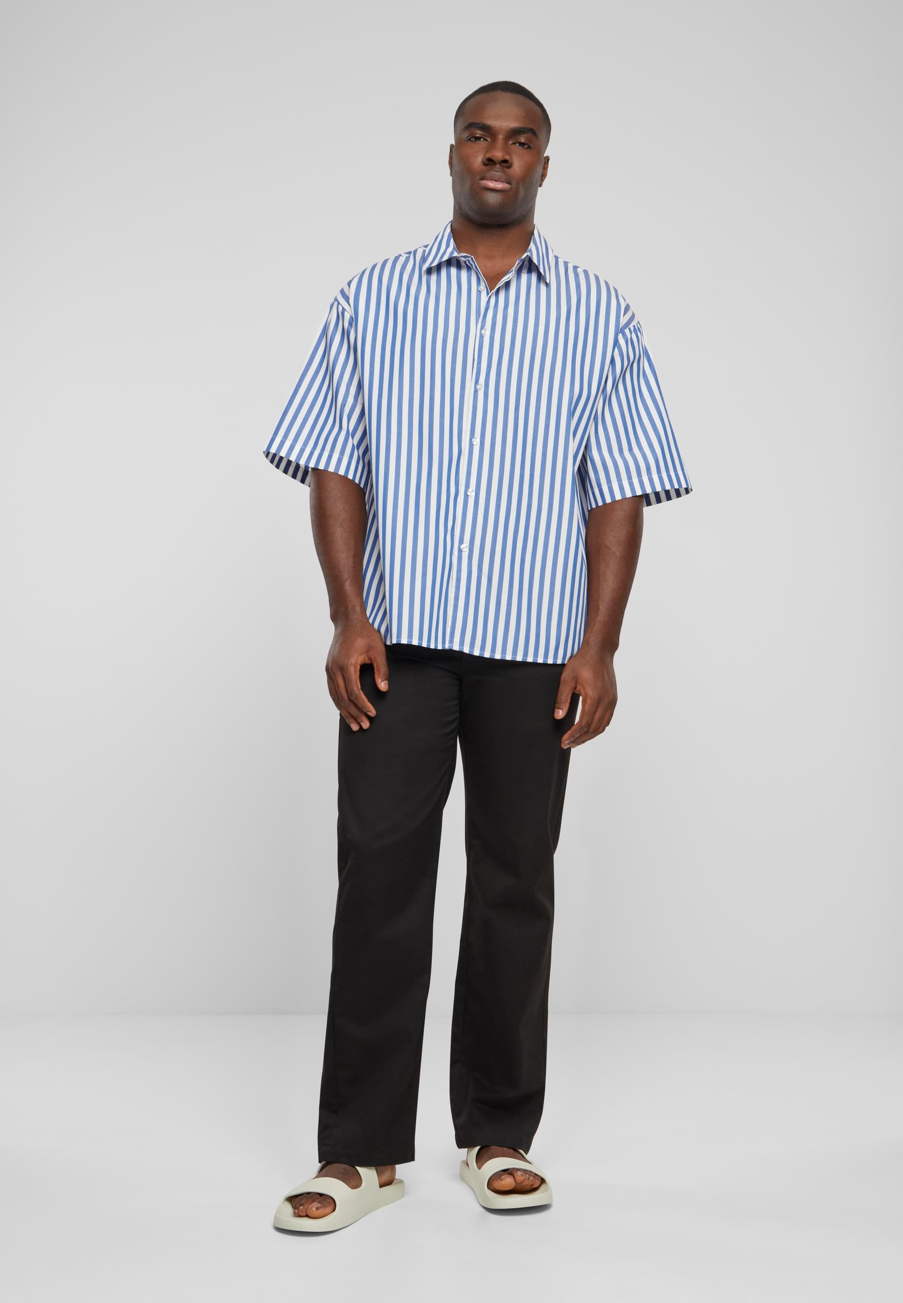 URBAN CLASSICS Langarmhemd »Urban Classics Herren Striped Short Sleeve Summer Shirt«, (1 tlg.)
