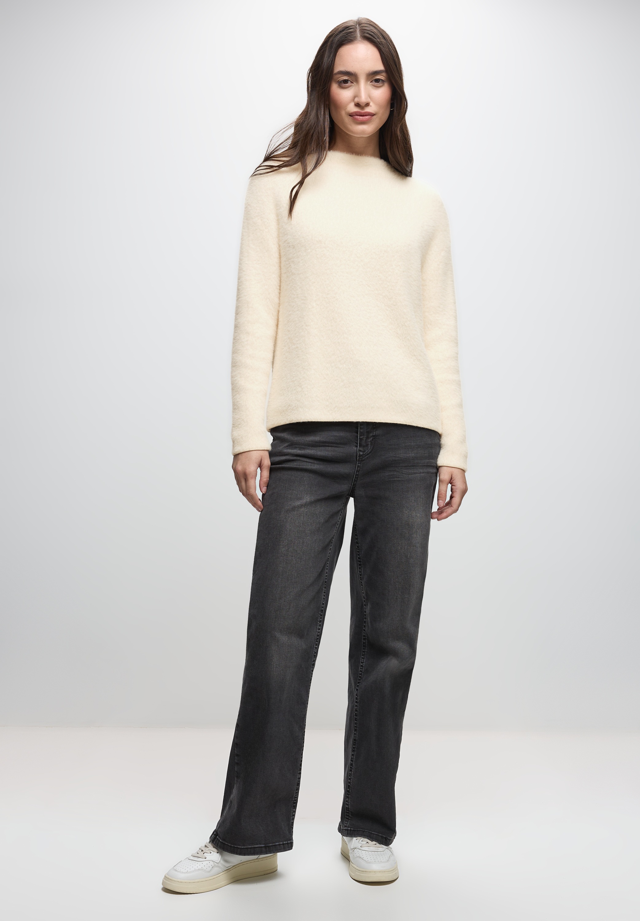 STREET ONE Stehkragenpullover, aus softem Materialmix